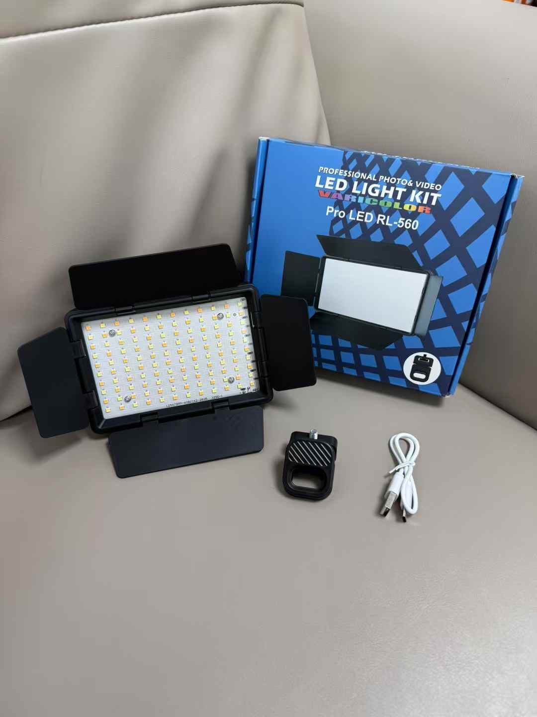 RL-560 three-color fill light detail image 2