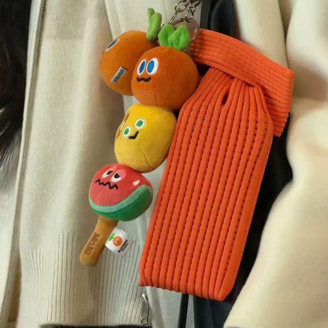 Apple knitted special phone bag pocket 2026 Autumn/Winter design mini single-shoulder crossbody phone bag. detail image 7
