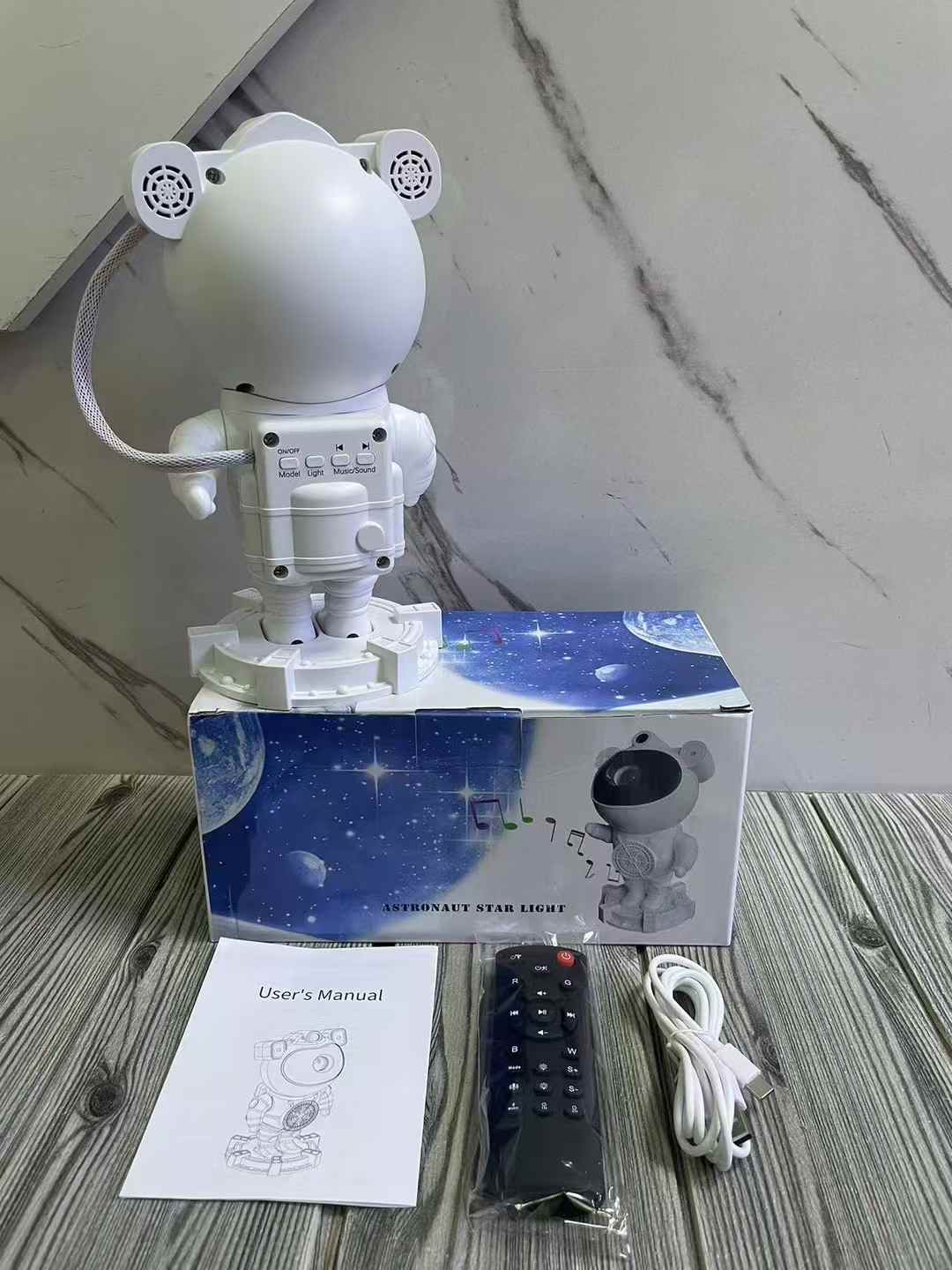 宇航员星空投影灯太空人北极光蓝牙小夜灯卧室满天星光氛围灯白底实物图