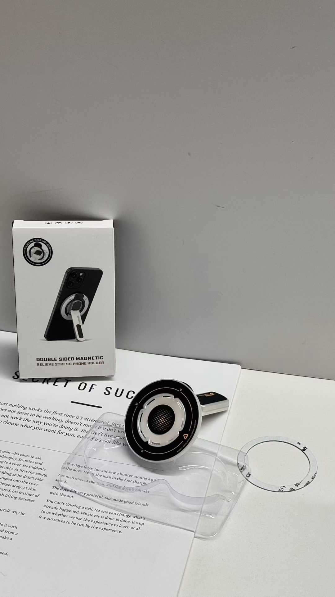 Hot-selling double-sided magnetic phone stand, portable and foldable 360-degree rotating ring stand, desktop decompression support stand detail image 4