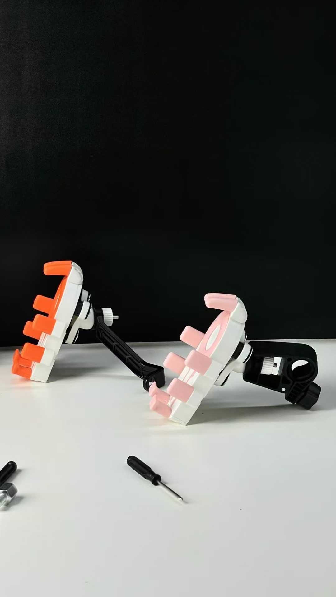 Electric bike phone stand, battery, motorcycle riding navigation, phone stand, new shockproof and anti-shake design for food delivery riders Application Scenario