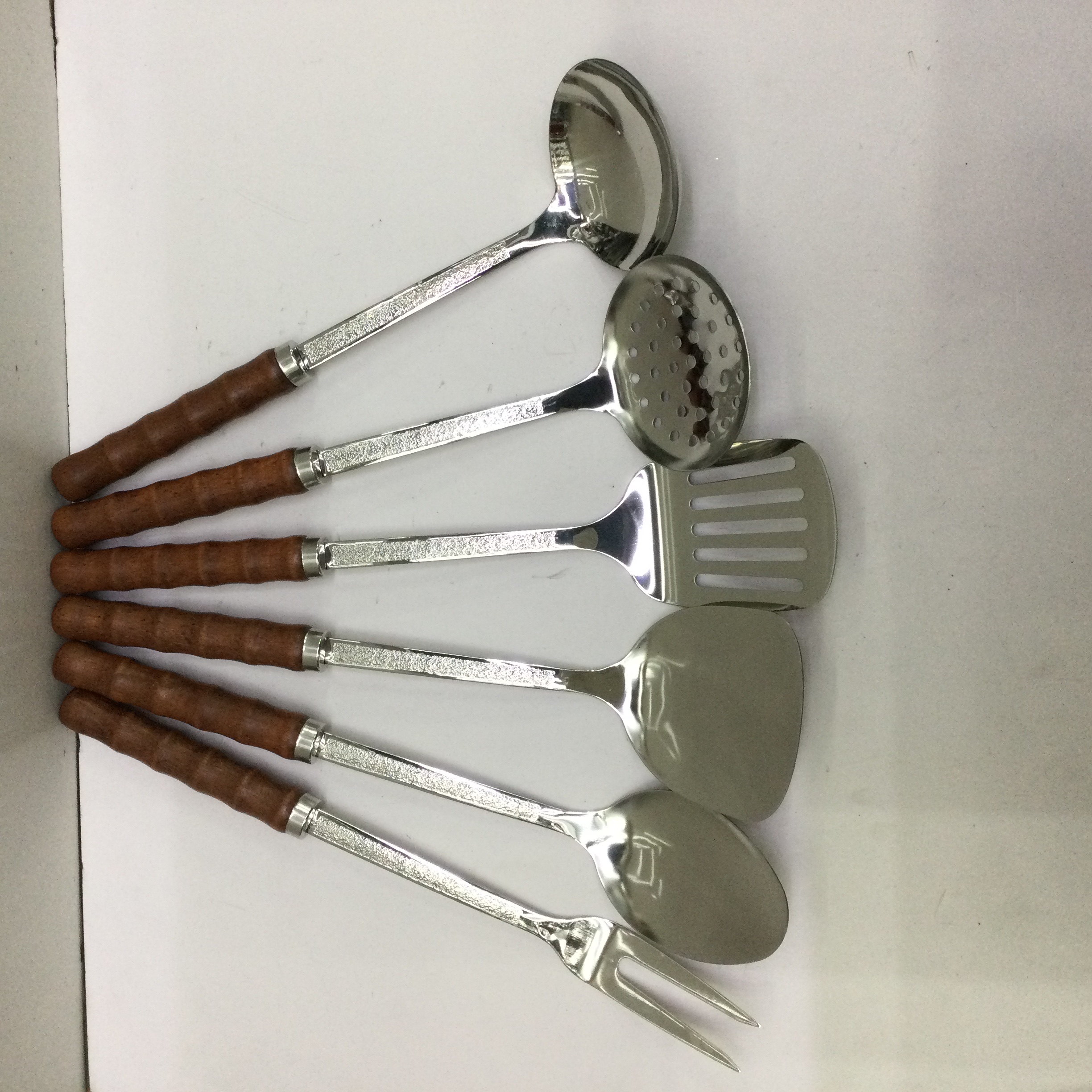 3厘红实木竹节插柄汤勺