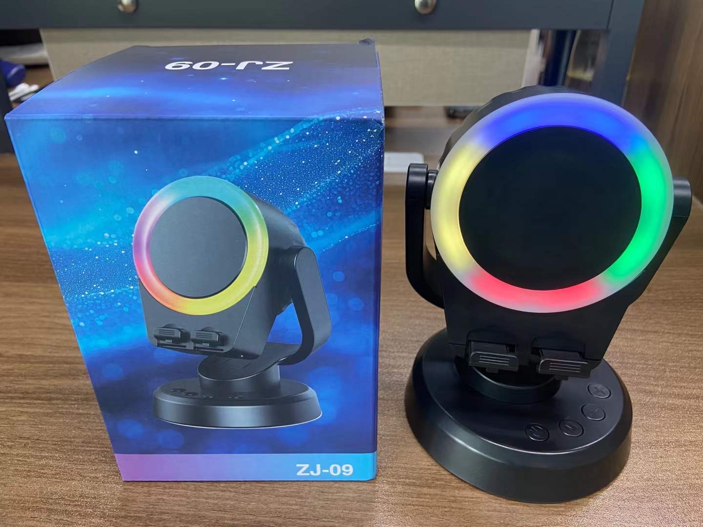 ZJ-09 [Bluetooth Stand Speaker] A mobile phone wonder - a rotating stand live streaming Bluetooth speaker. detail image 4