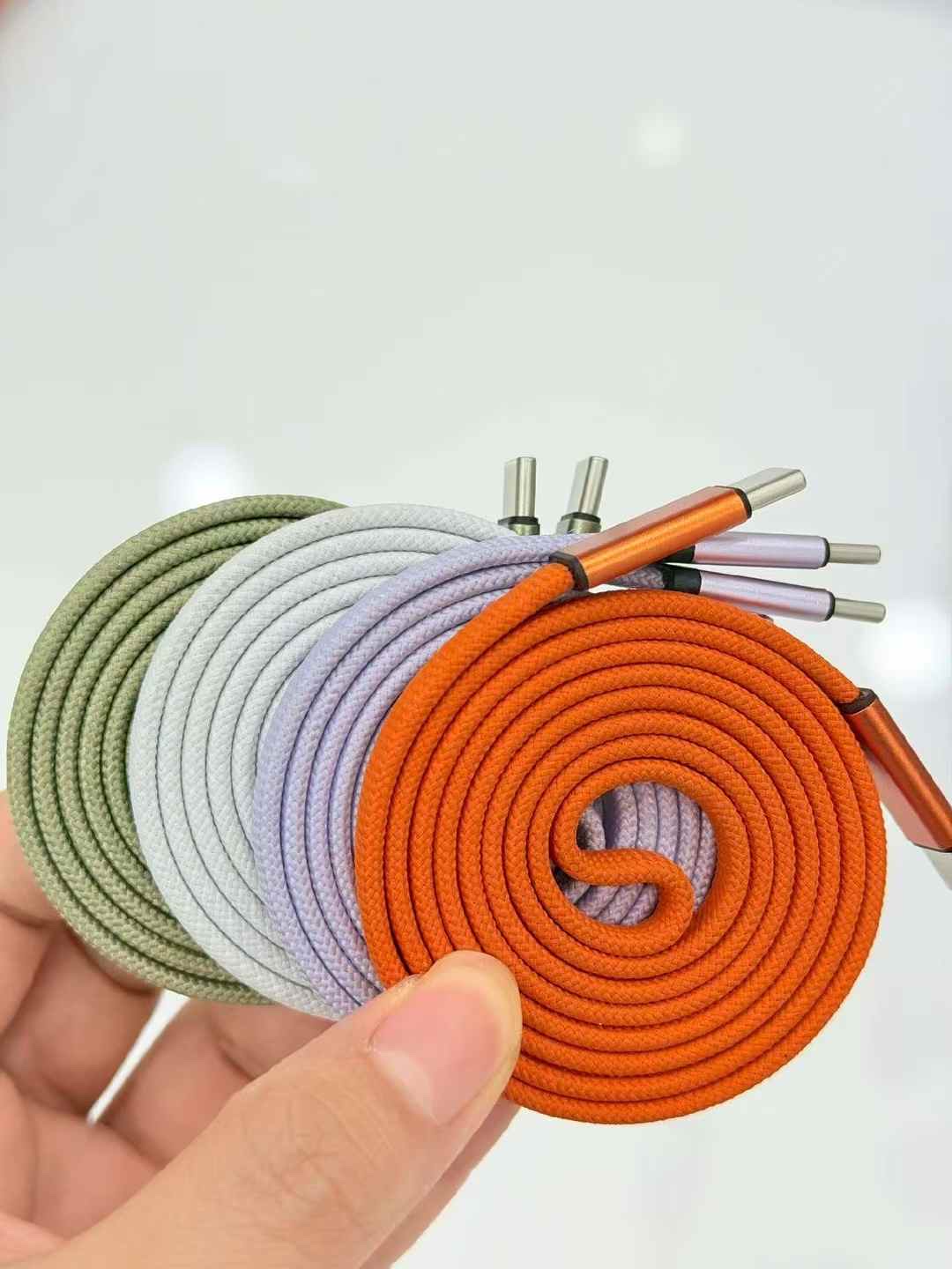 Cable de carga unricoil cable de succión magnética. cargador