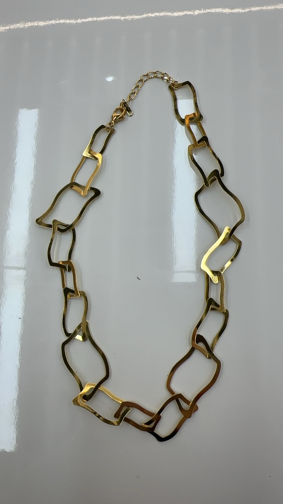 European and American style necklaces, fashionable and simple metal chains, versatile women's accessories, long and trendy accessories detail image 3