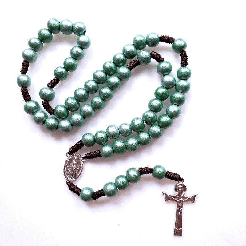 跨境饰品绿色编织木珠十字架吊坠59颗珠链长款合金玛利亚吊坠链 白底实物图