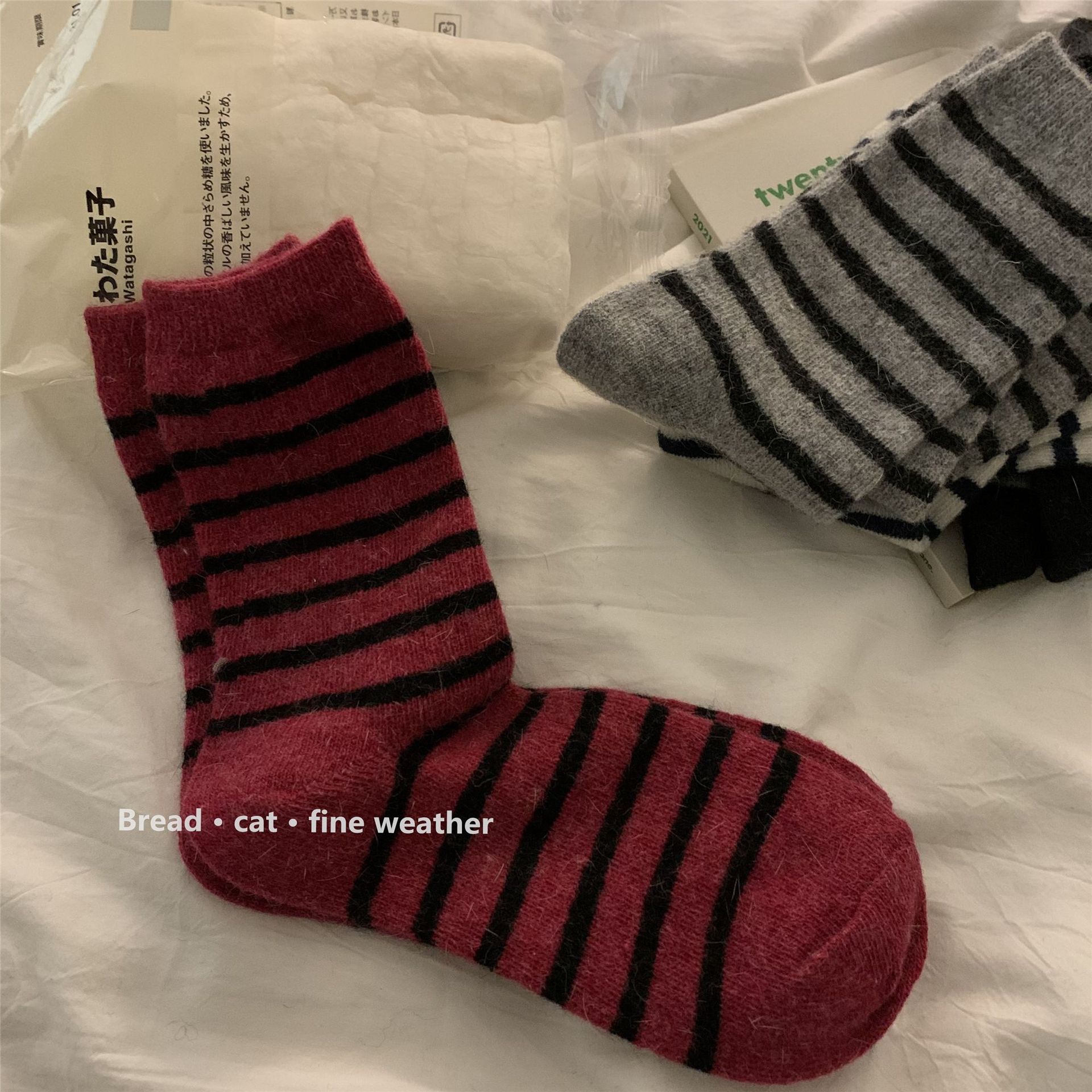 Thickened rabbit wool socks for women in Instagram, trendy autumn and winter Korean style, Japanese style striped plush mid-calf socks, pile socks for warmth Application Scenario
