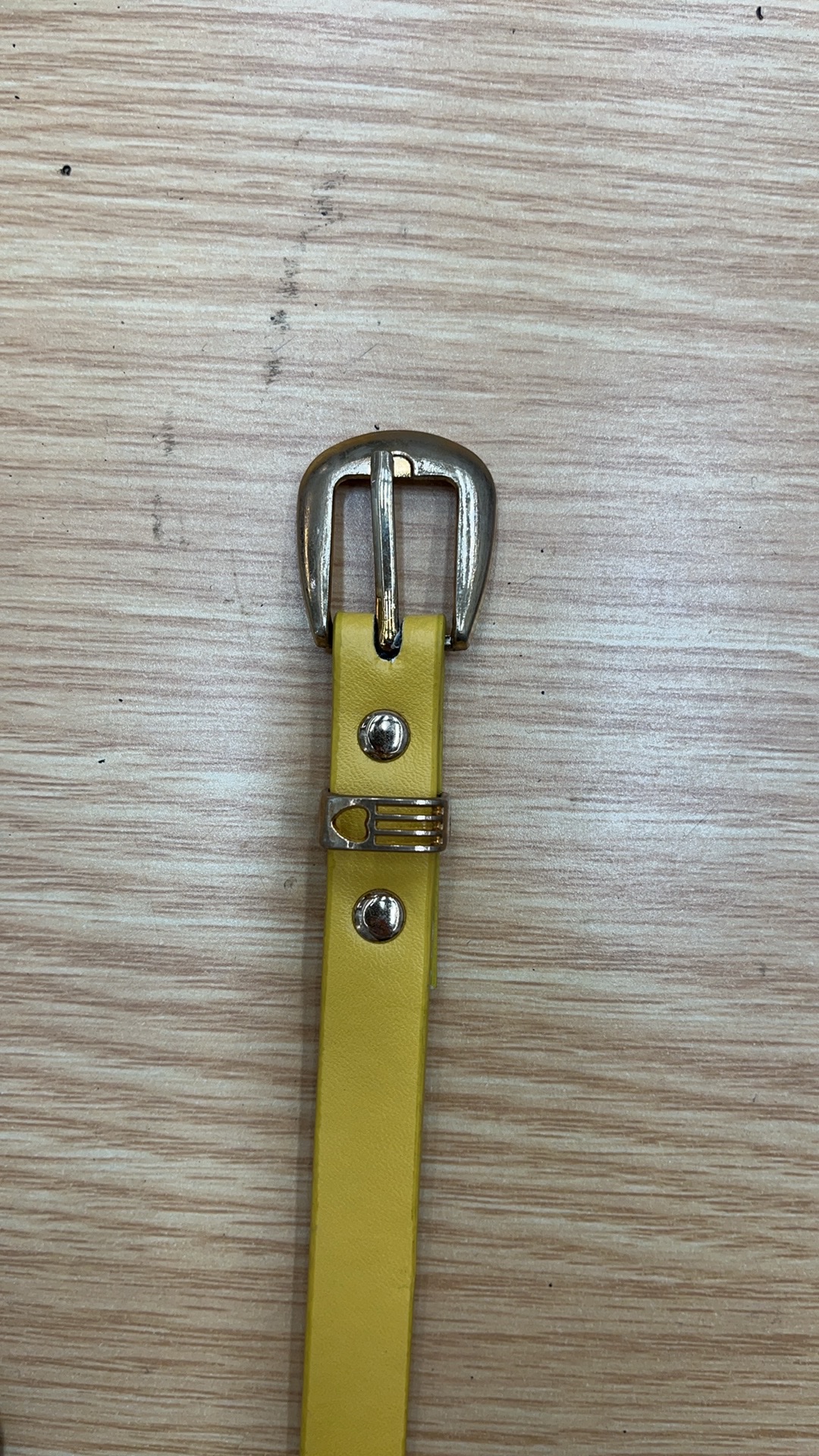 Oval antique silver alloy buckle belt for women, fashionable, individual, casual and versatile jeans, decorative belt full figure