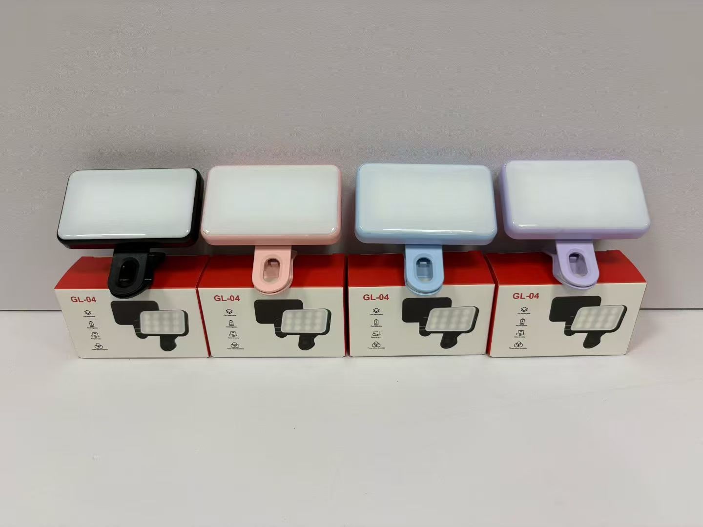 GL-04 clip-on fill light mobile phone live video outdoor shooting soft light mini portable port. Fill light Application Scenario