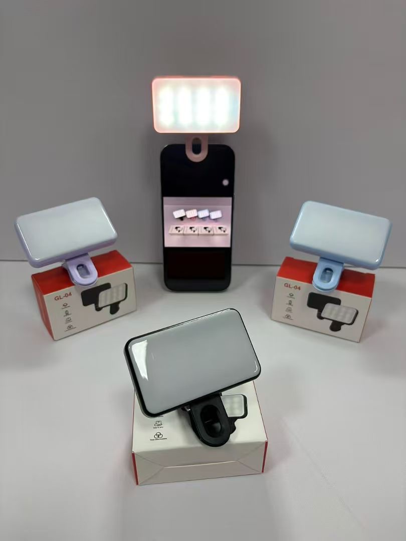 GL-04 clip-on fill light mobile phone live video outdoor shooting soft light mini portable port. Fill light detail image 6