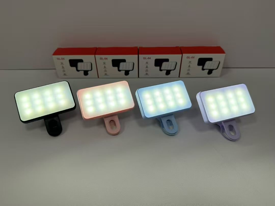 GL-04 clip-on fill light mobile phone live video outdoor shooting soft light mini portable port. Fill light