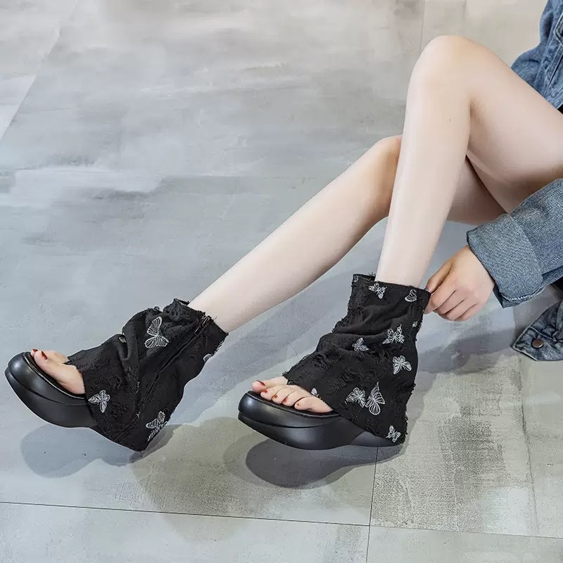 2026春夏新款厚底马丁靴露趾夹趾牛仔布短靴镂空时尚靴子女细节图