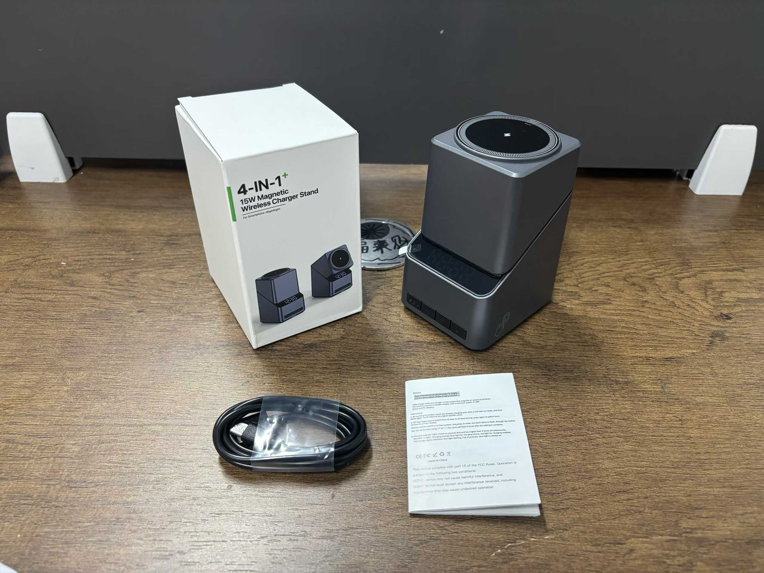 X11 carga inalámbrica de succión magnética rotativa eléctrica.