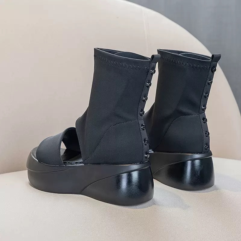 女式凉鞋实物图