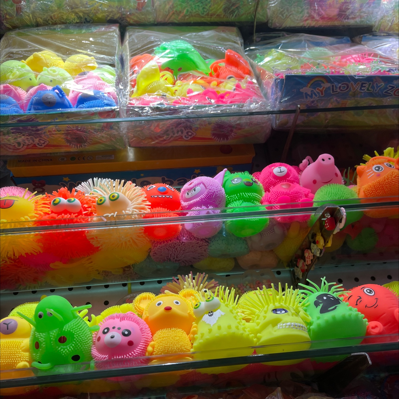 卡通气模玩具实物图