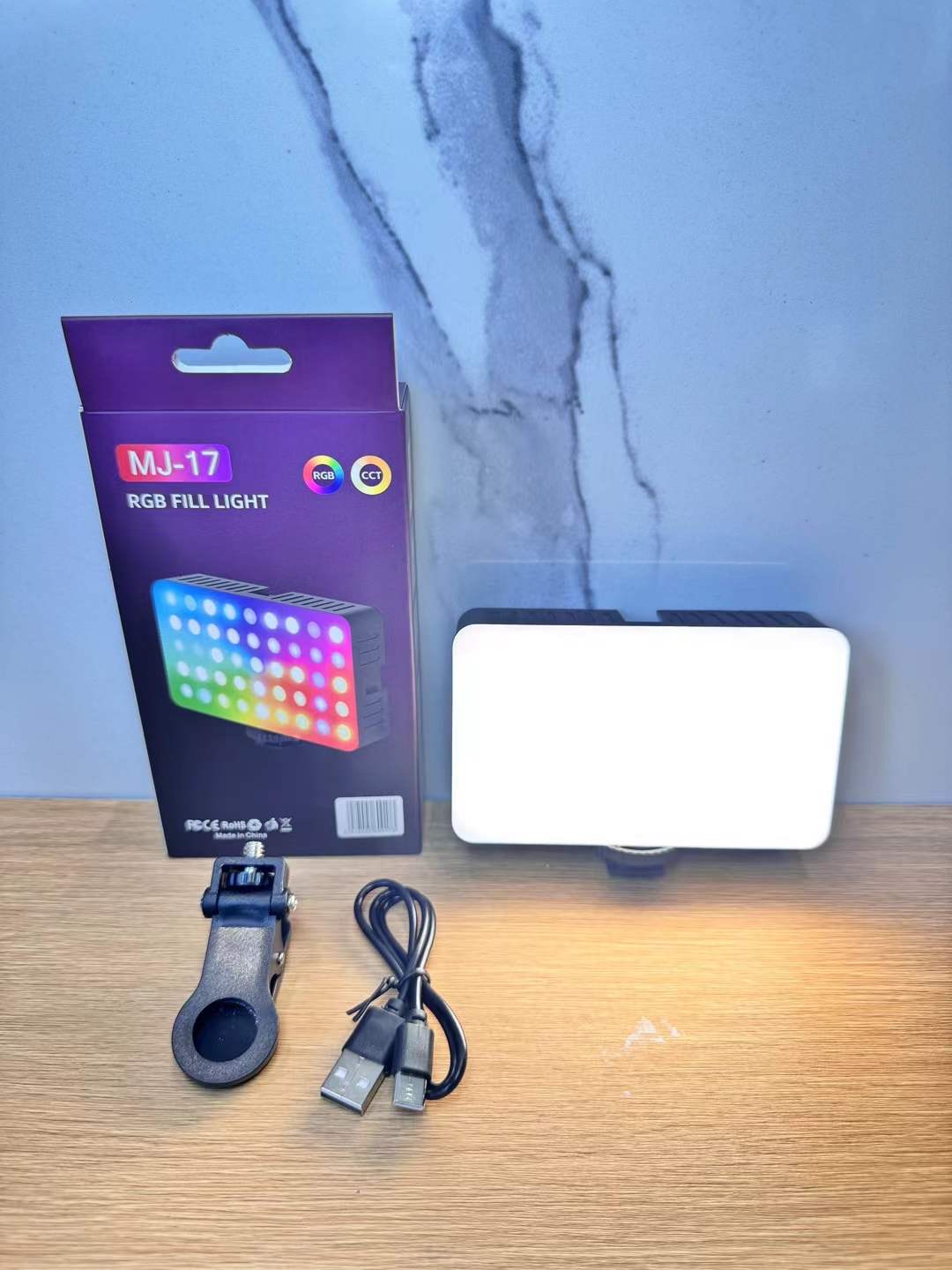 MJ-17 mobile phone camera clip RGB full-color ambient light. Specification image