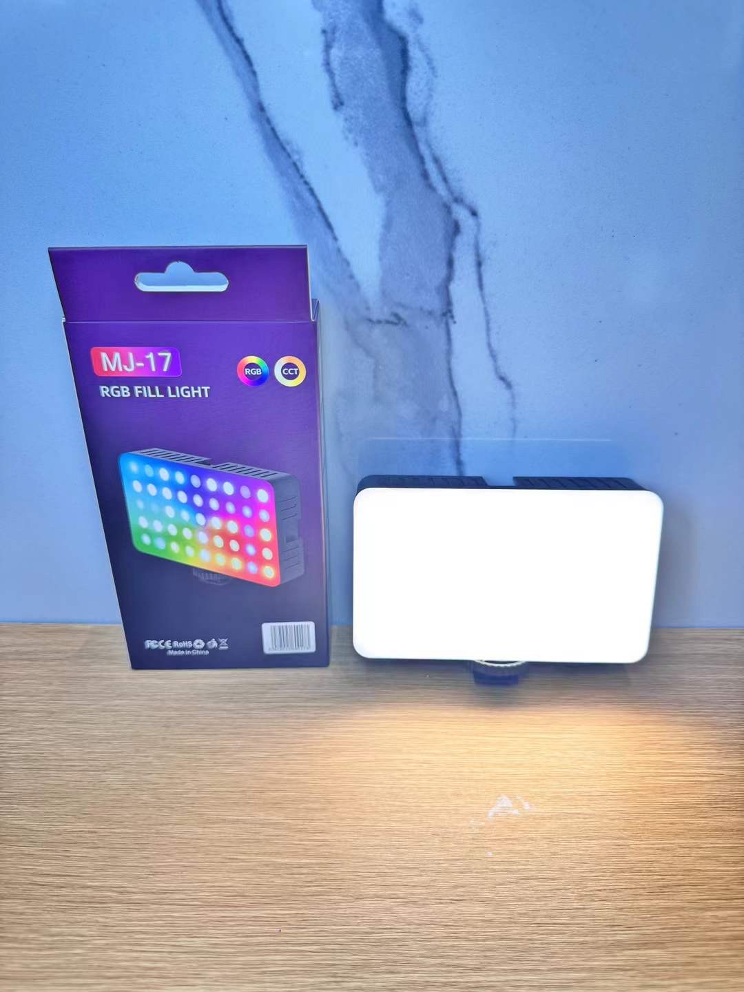 MJ-17 mobile phone camera clip RGB full-color ambient light. details Picture