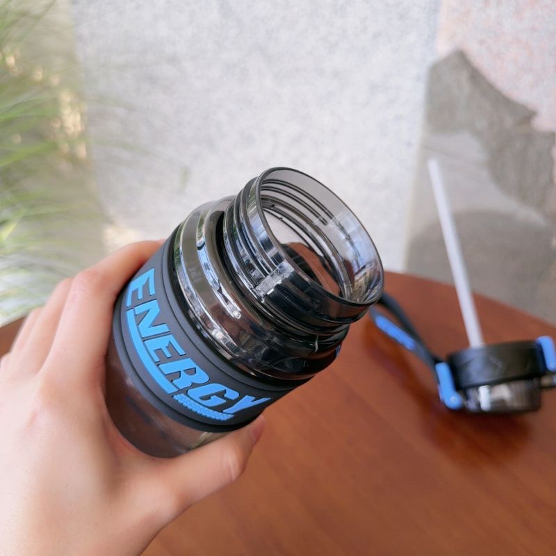 Water cups, other large-capacity straw cups, men's and women's outdoor sports and fitness, high appearance level, portable anti-drop student plastic cups, 780ML, 2131-945 undefined