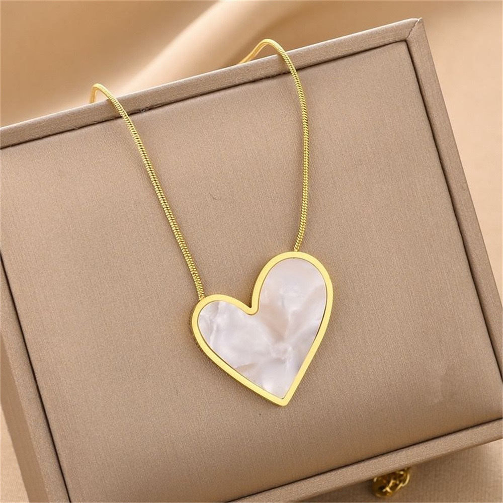A popular stainless steel color-preserving heart-shaped necklace ear buckle set in Europe and America, a fashionable titanium steel non-fading heart-shaped necklace set detail image 17
