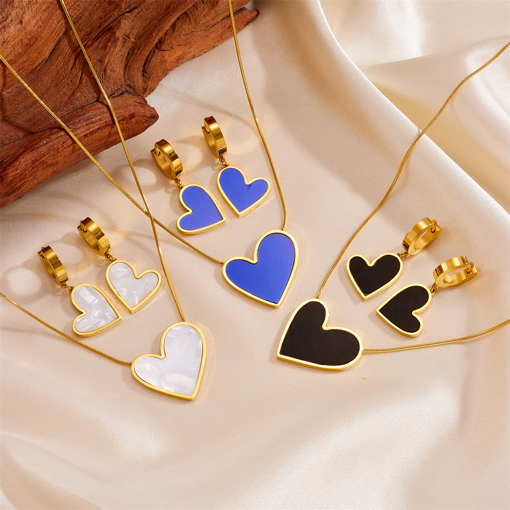 A popular stainless steel color-preserving heart-shaped necklace ear buckle set in Europe and America, a fashionable titanium steel non-fading heart-shaped necklace set detail image 11