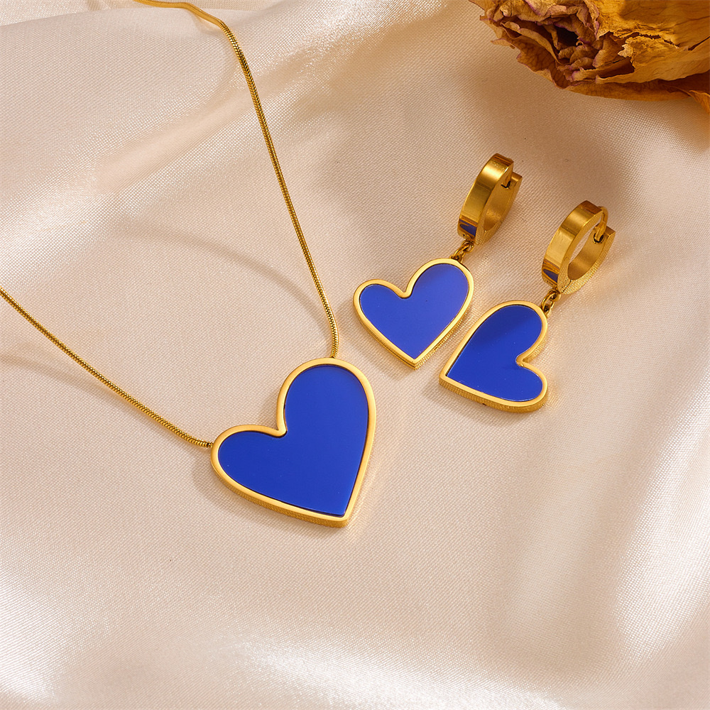 A popular stainless steel color-preserving heart-shaped necklace ear buckle set in Europe and America, a fashionable titanium steel non-fading heart-shaped necklace set detail image 10