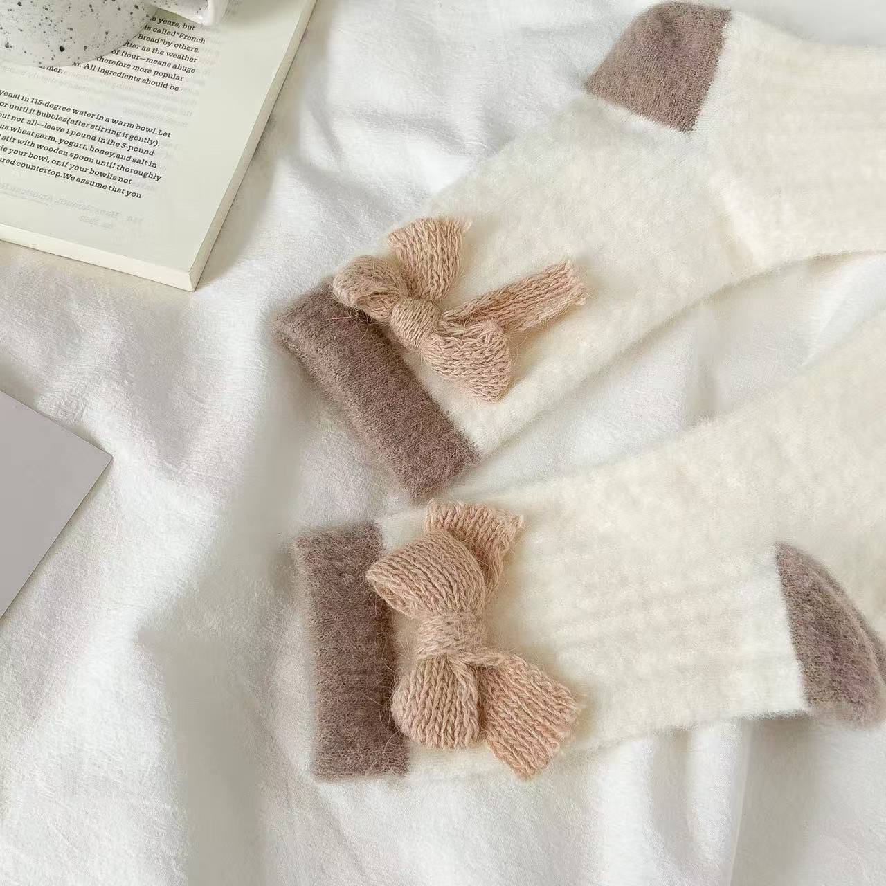 Fashionable embroidered floor socks, home socks, soft fleece soft and comfortable women's all sizes Item Picture