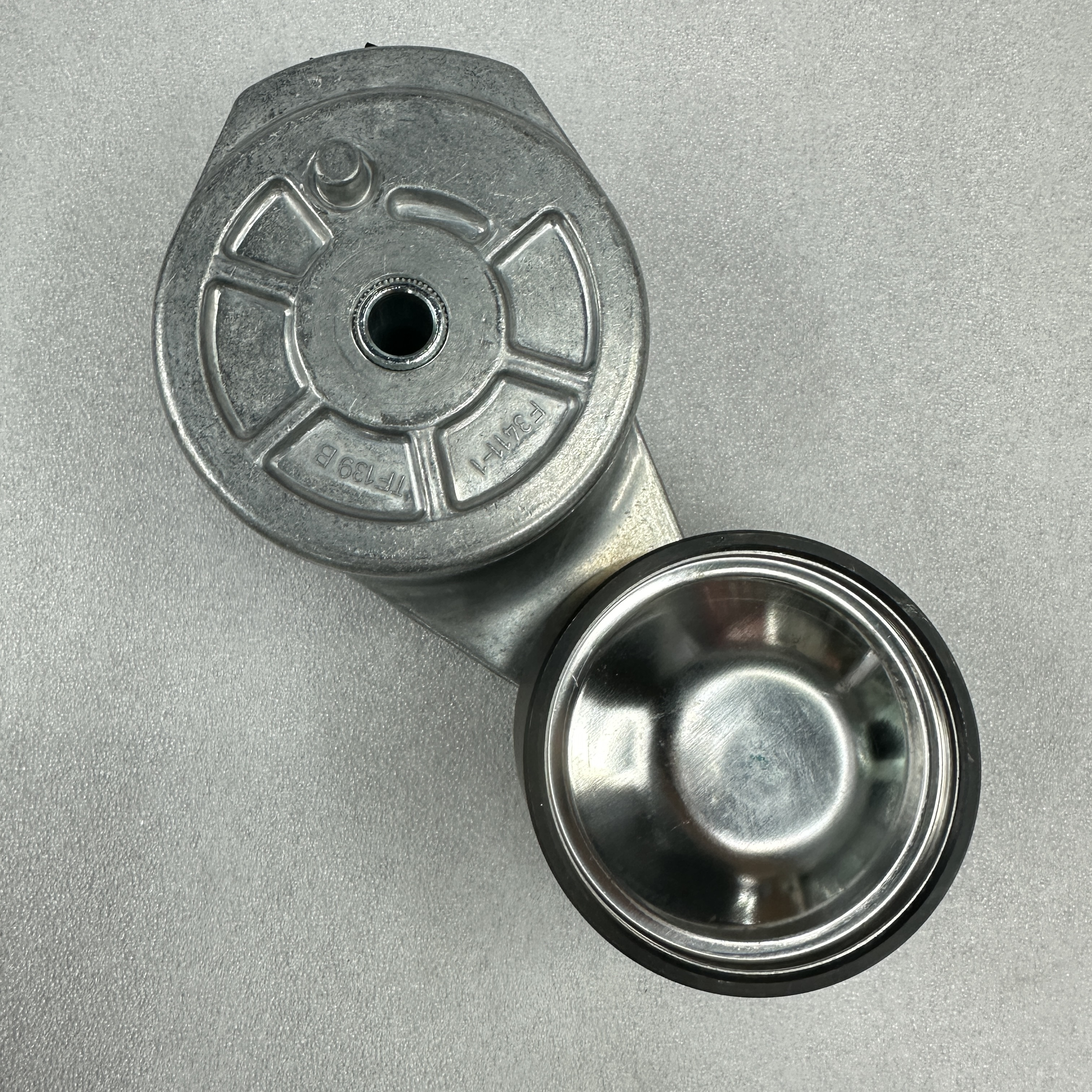 تنطبق قطع غيار السيارات الهندسية على محرك CATT Catel Catel Case) الذي يعمل بعجلات قوية من 377 إلى 9087 3779087 Specification image