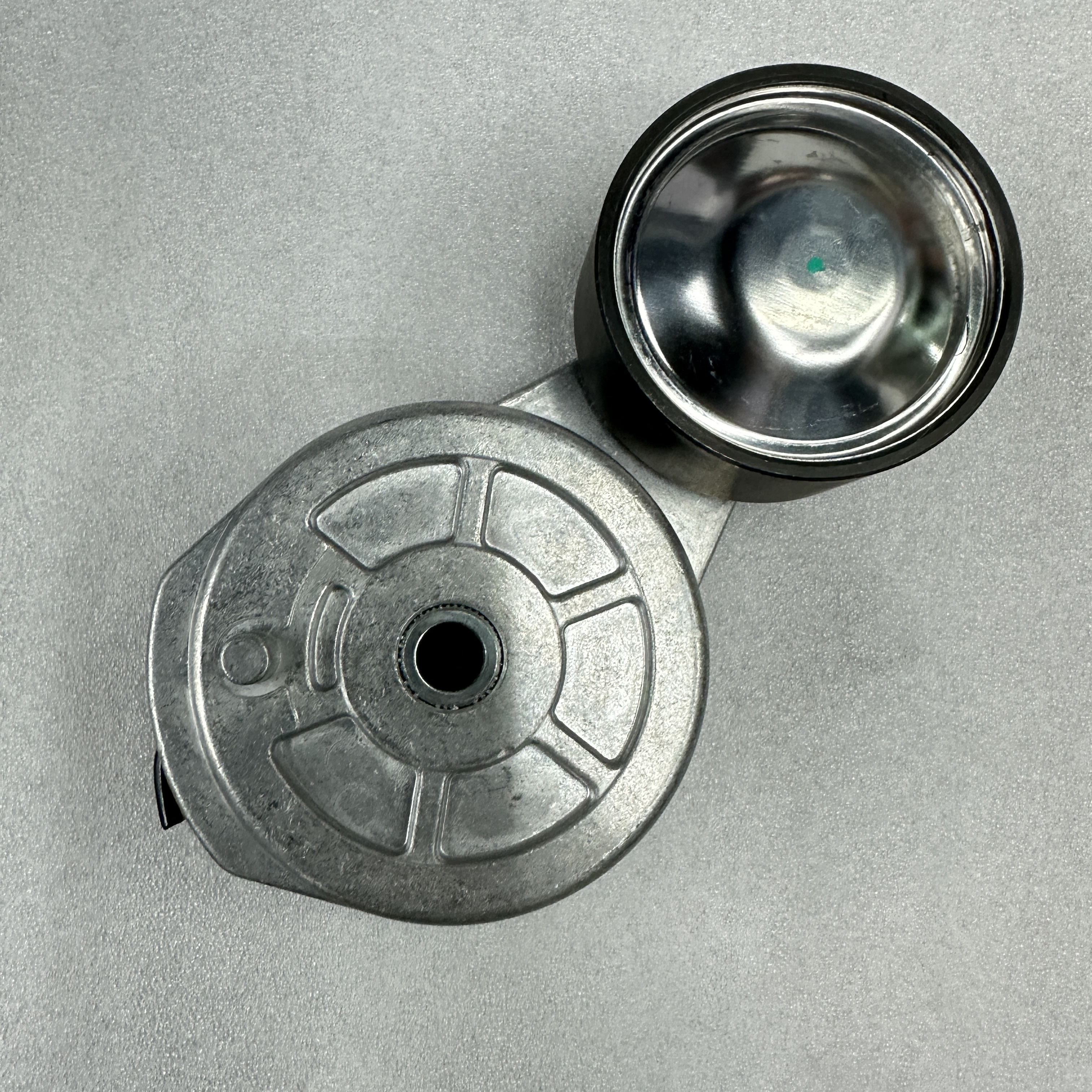 Excavator parts are suitable for CAT excavator tensioner wheels 377-9082 3779082 details Picture