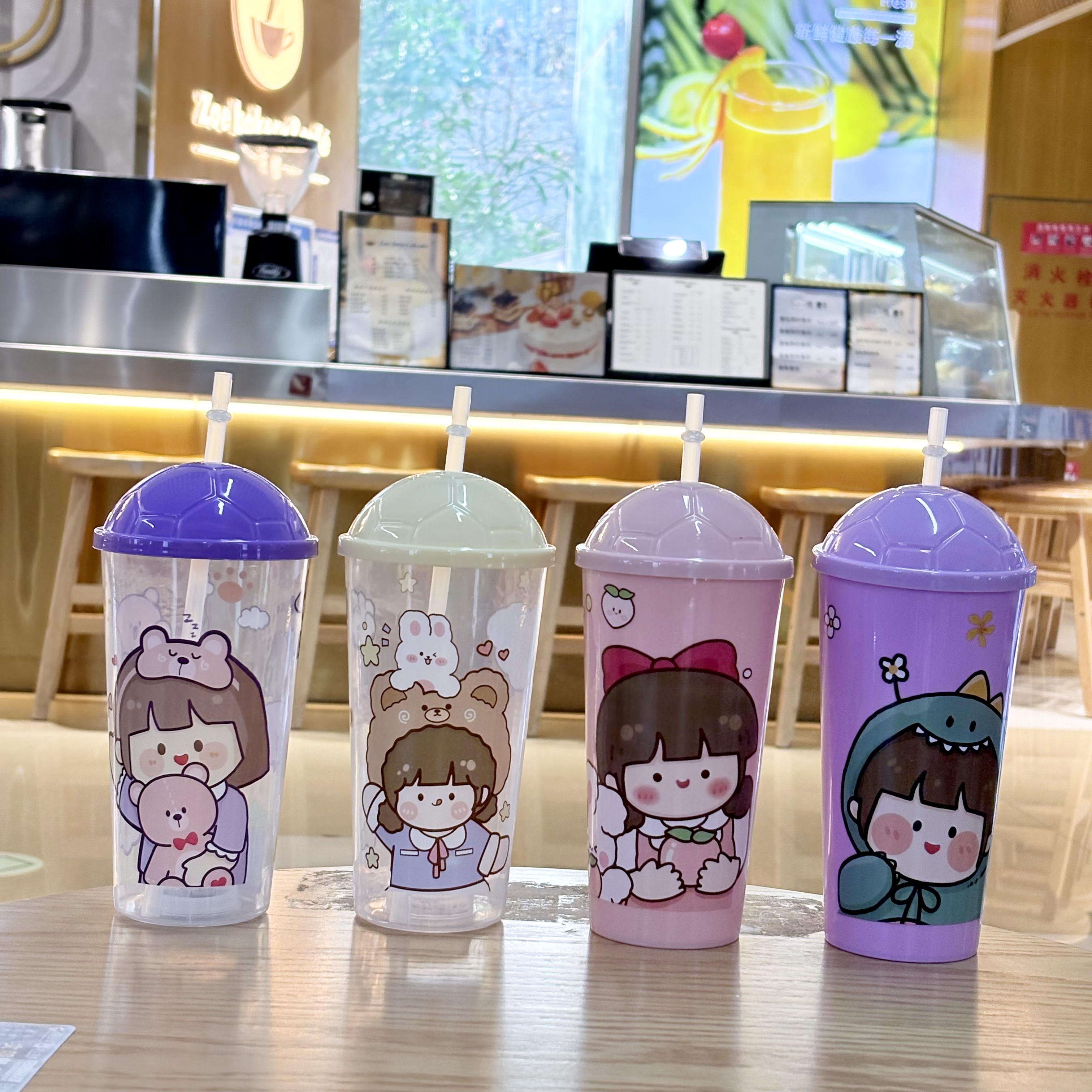 Plastic cups, large-capacity straw cups, shaker cups, cute and niche Instagram couple cups for men and women full figure