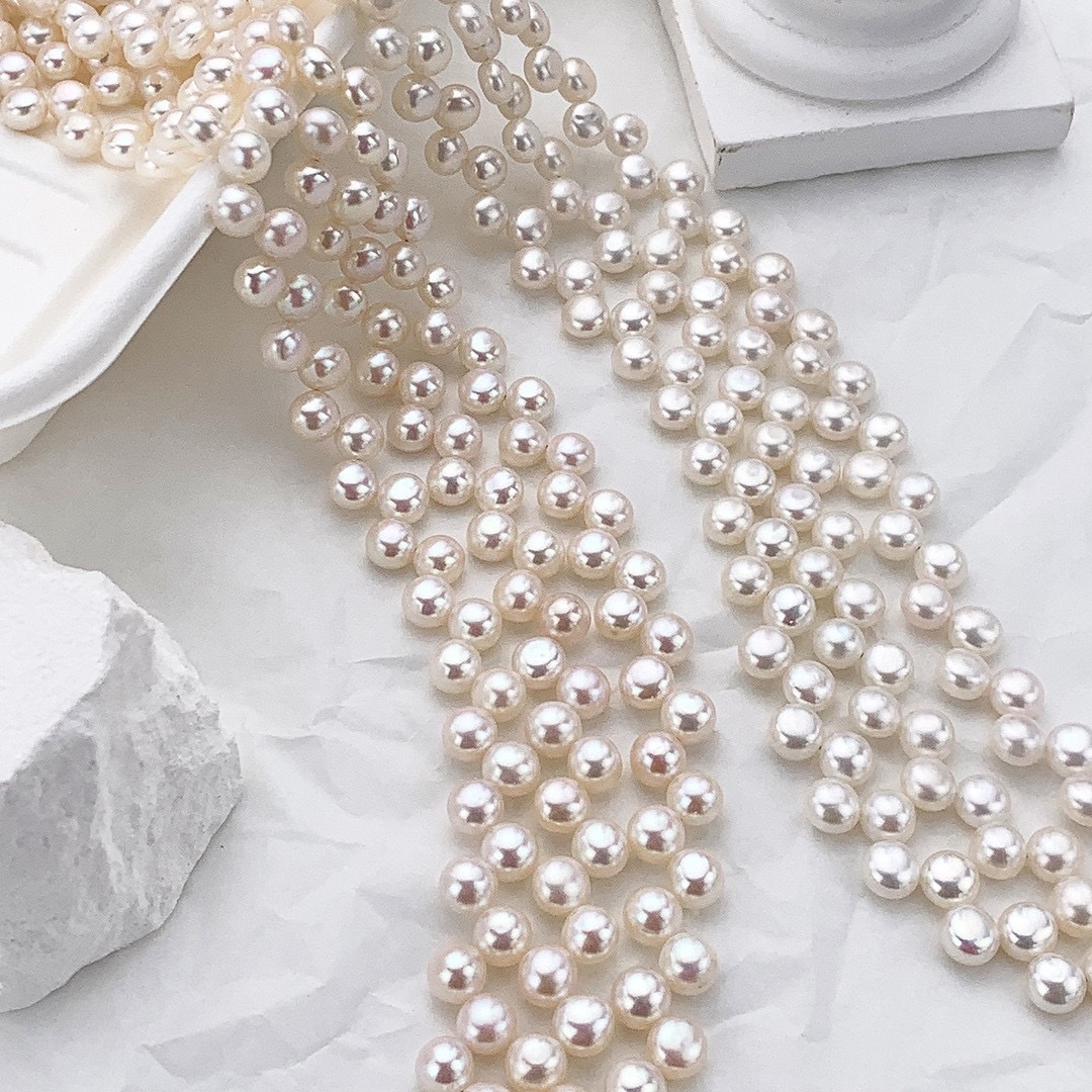Strong light 7.5-8mm steamed bun beads, 28 holes, natural freshwater pearls, flat and round bread beads, diy materials, handcrafted, wholesale factory direct sales, natural freshwater pearls, Korean style personality details Picture