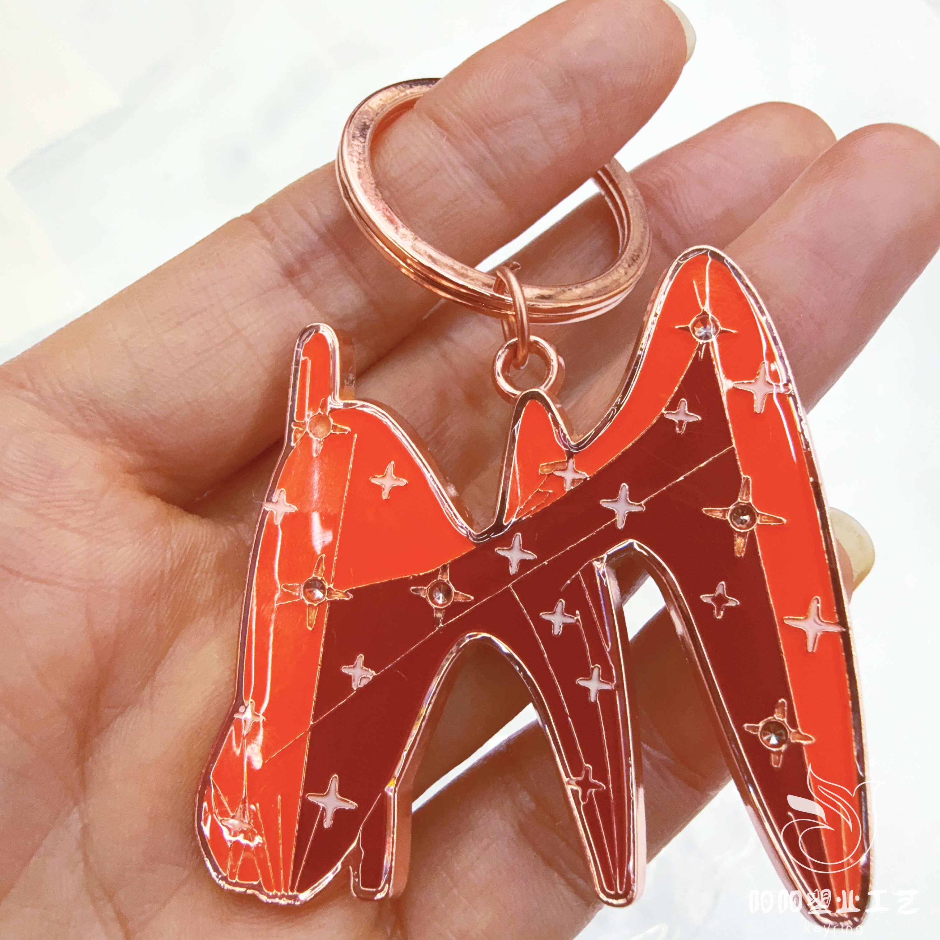 Wholesale of cross-border metal keychains, European-style tourist city souvenirs, Spanish New York key chains, sand gold Specification drawing