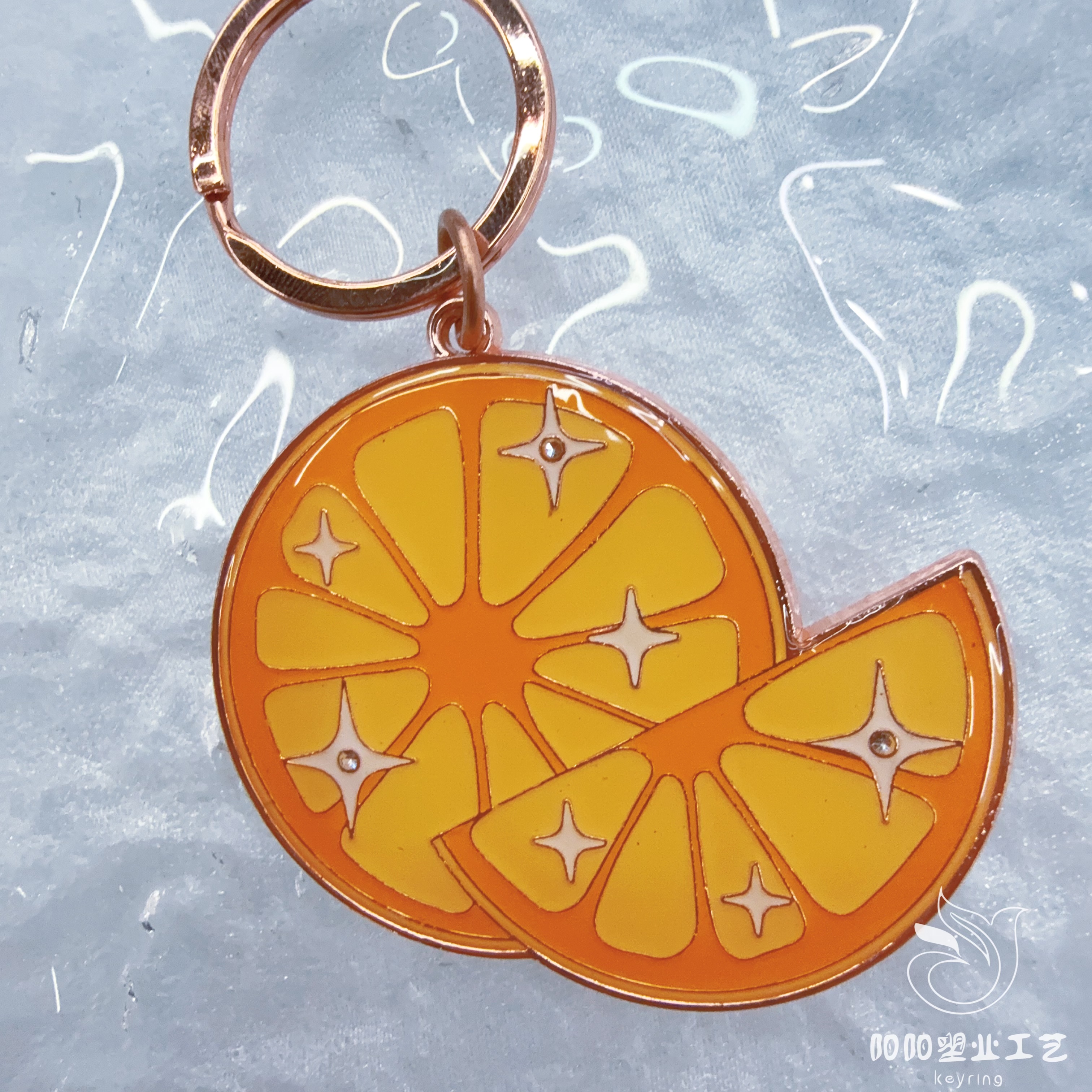 Wholesale of metal keychains, zinc alloy baked paint and resin, fruit keychains, pendants, enamel rotating keychains, acrylic pendants, keychains, Year of the Horse, pony pendants Application Scenario