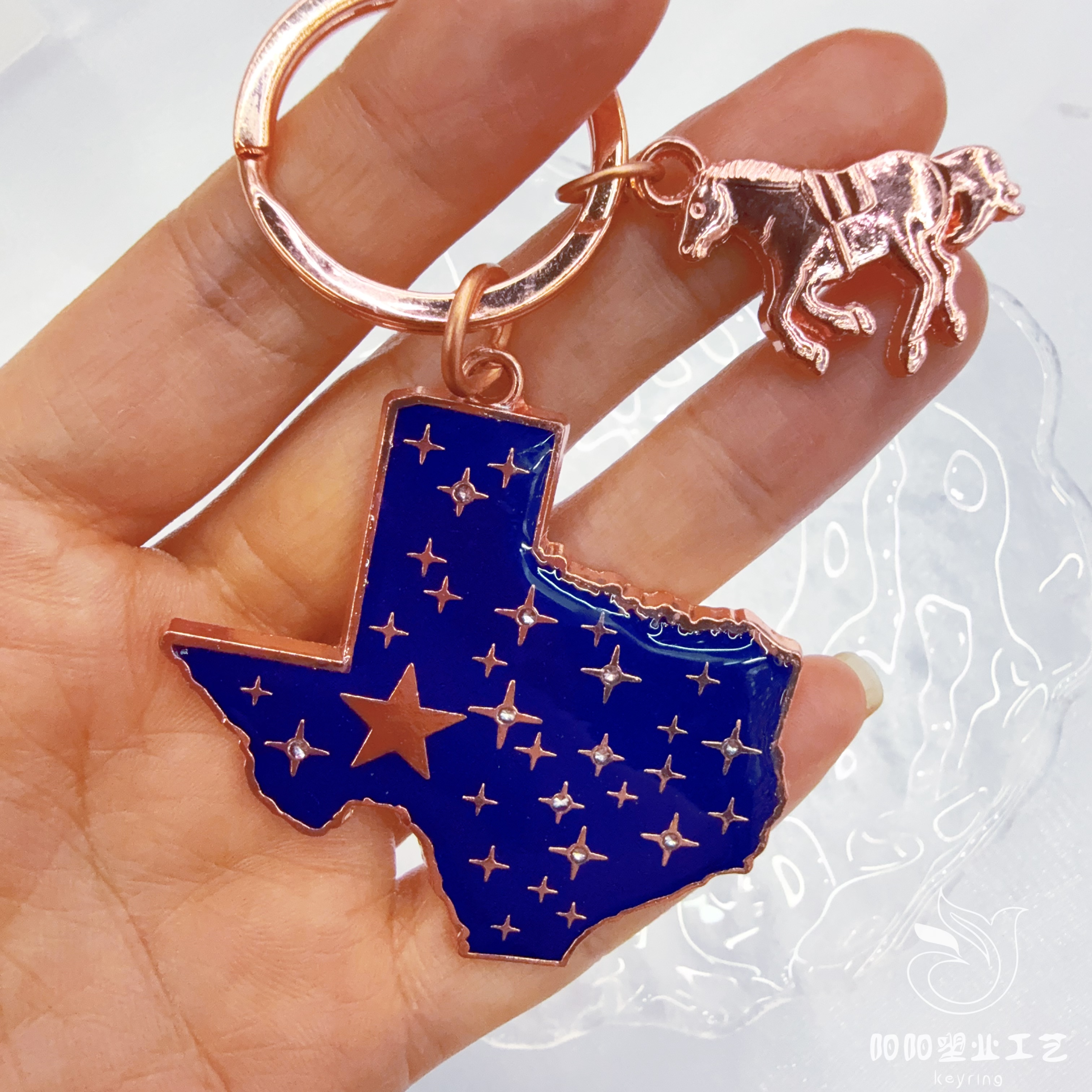 Cross-border best-selling British-style flag, national city landmark pendants, personalized accessories, small gifts, keychains, souvenirs, pony keychains, Horse Year pendants, keychains, hummingbird keychains, keyrings undefined