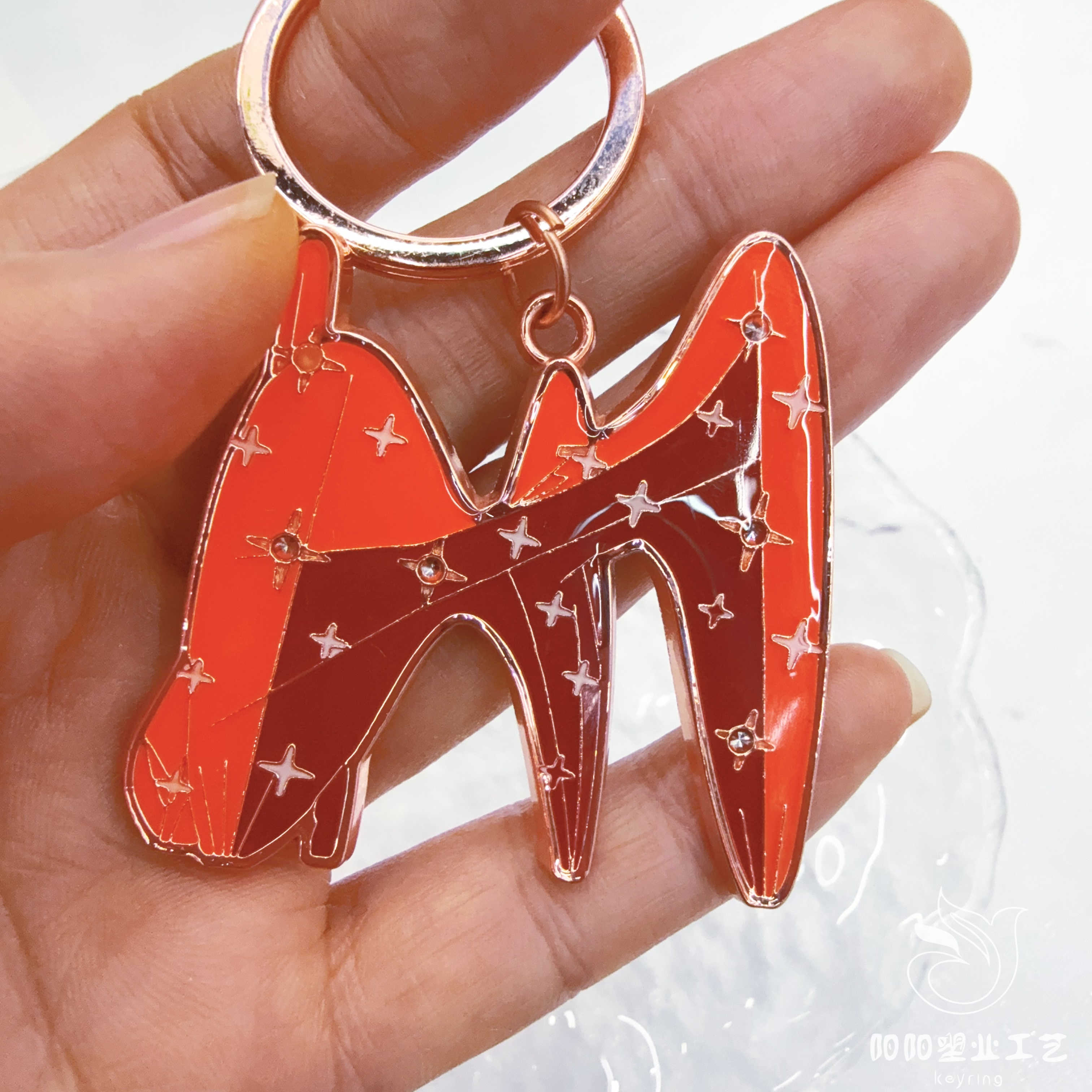 Wholesale of cross-border metal keychains, European-style tourist city souvenirs, Spanish New York key chains, sand gold undefined