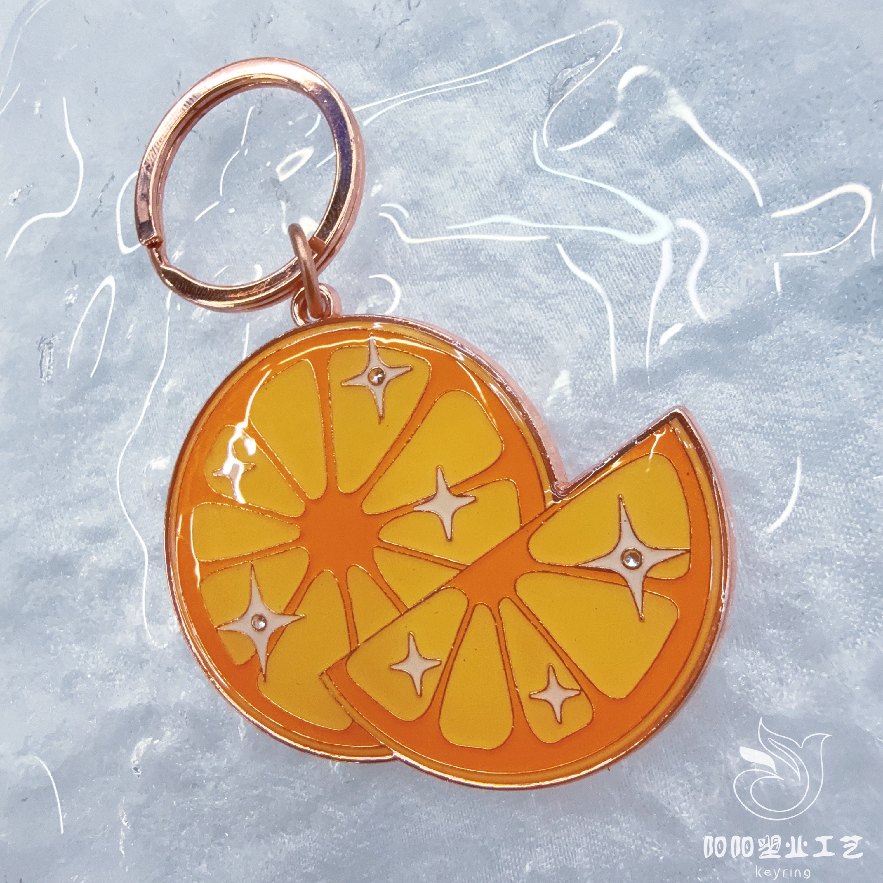 Wholesale of metal keychains, zinc alloy baked paint and resin, fruit keychains, pendants, enamel rotating keychains, acrylic pendants, keychains, Year of the Horse, pony pendants Application Scenario