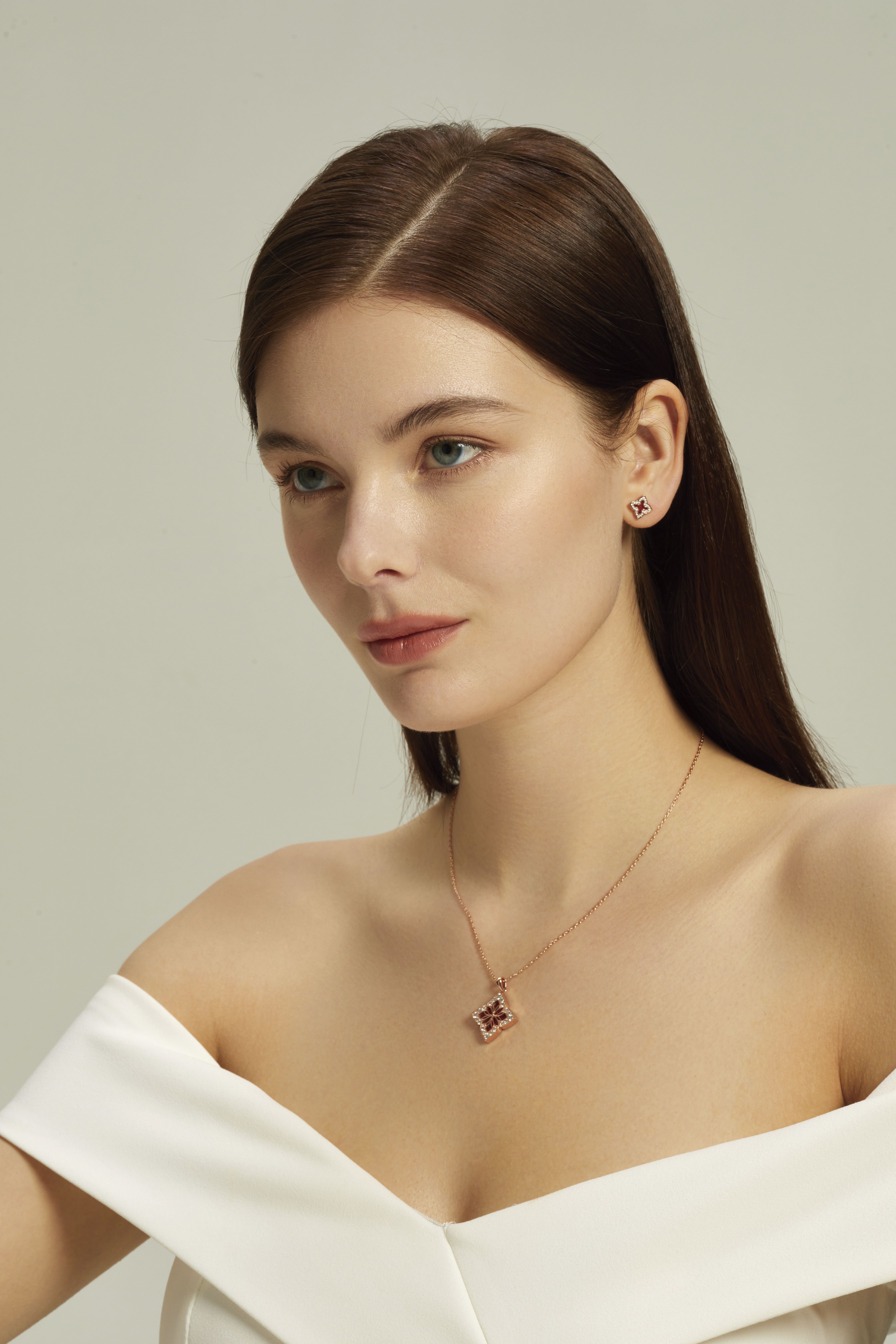 【 Star Style 】 NOLYN brand Fei Series Suzhou New Year Necklace, Silver Light Luxury design, Red agate Versatile Necklace, collarbone chain necklace Application Scenario