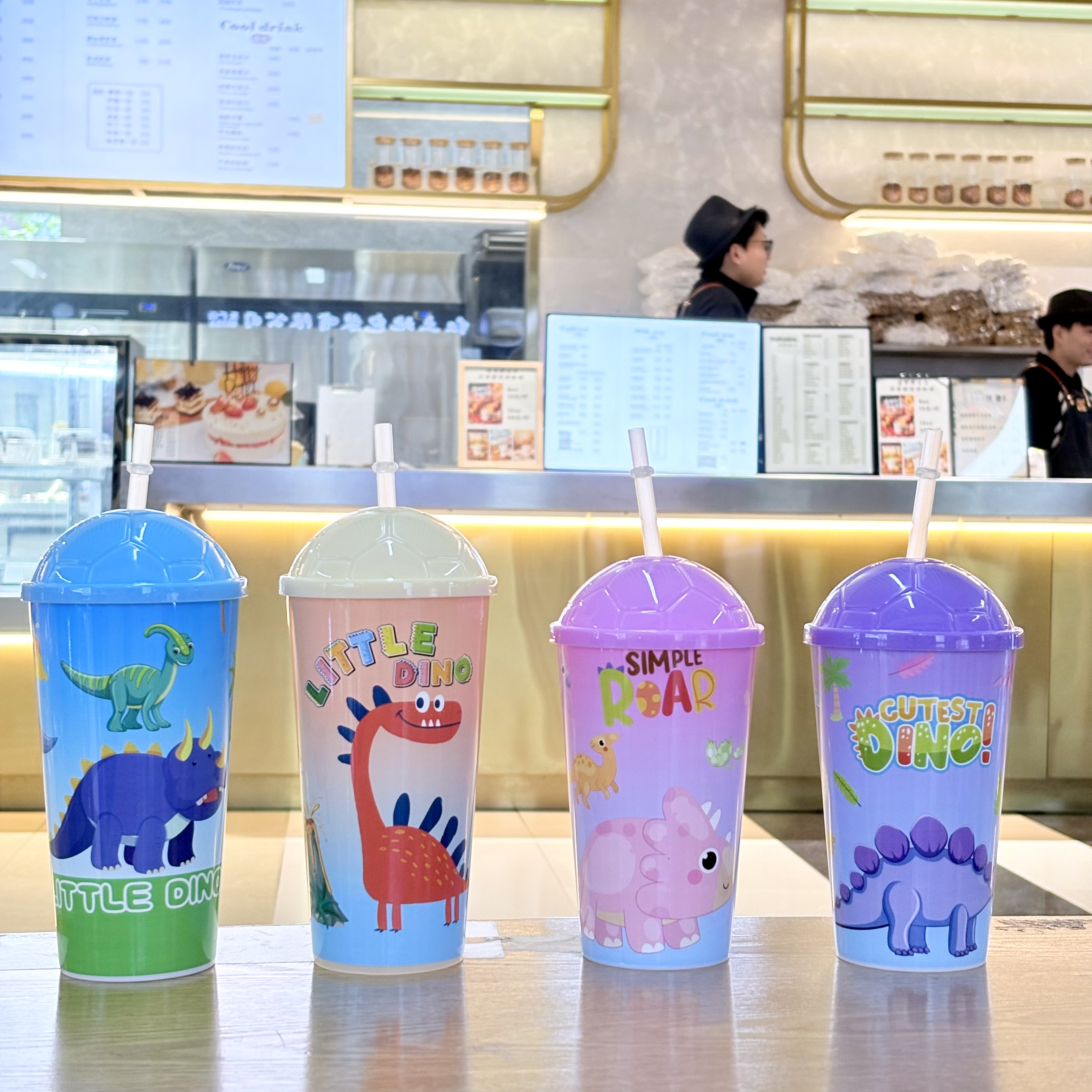 2026 new plastic straw cup, cute dinosaur, large capacity, simple, high appearance level, others full figure