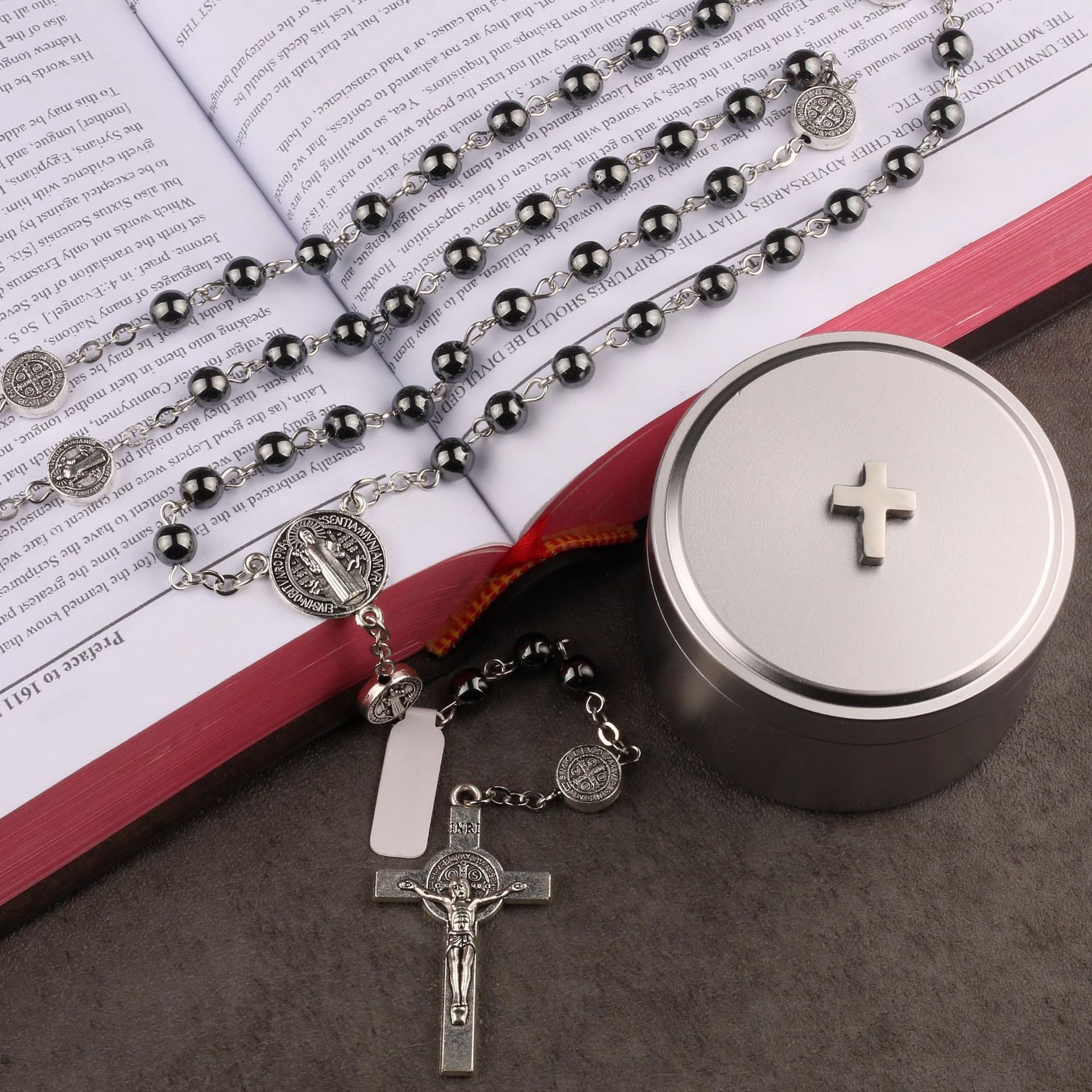 Cross-border best-selling retro black gallstone cross prayer bead necklace, Communion baptism prayer personalized prayer bead necklace Specification image