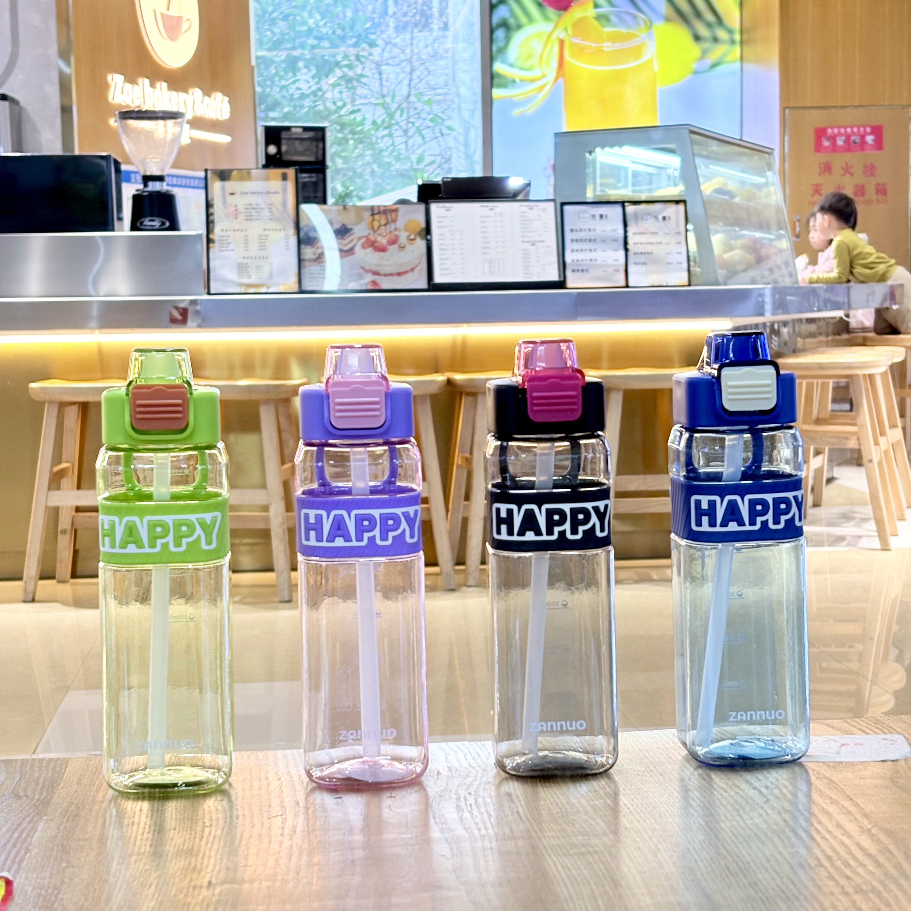 Food-grade tritan simple sports water cup, plastic high-temperature resistant cup, high appearance level, portable straw, easy for students to use, 700ML, 7966-572L /J full figure