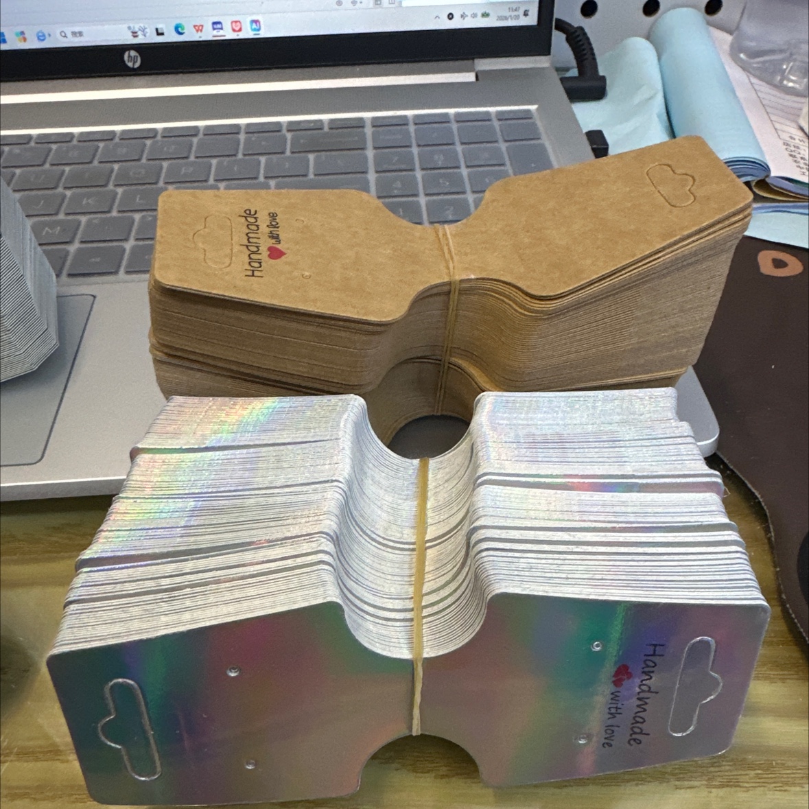 现货跨境带粘性包装纸卡镭射纸发圈项链手链首饰对折饰品展示卡片