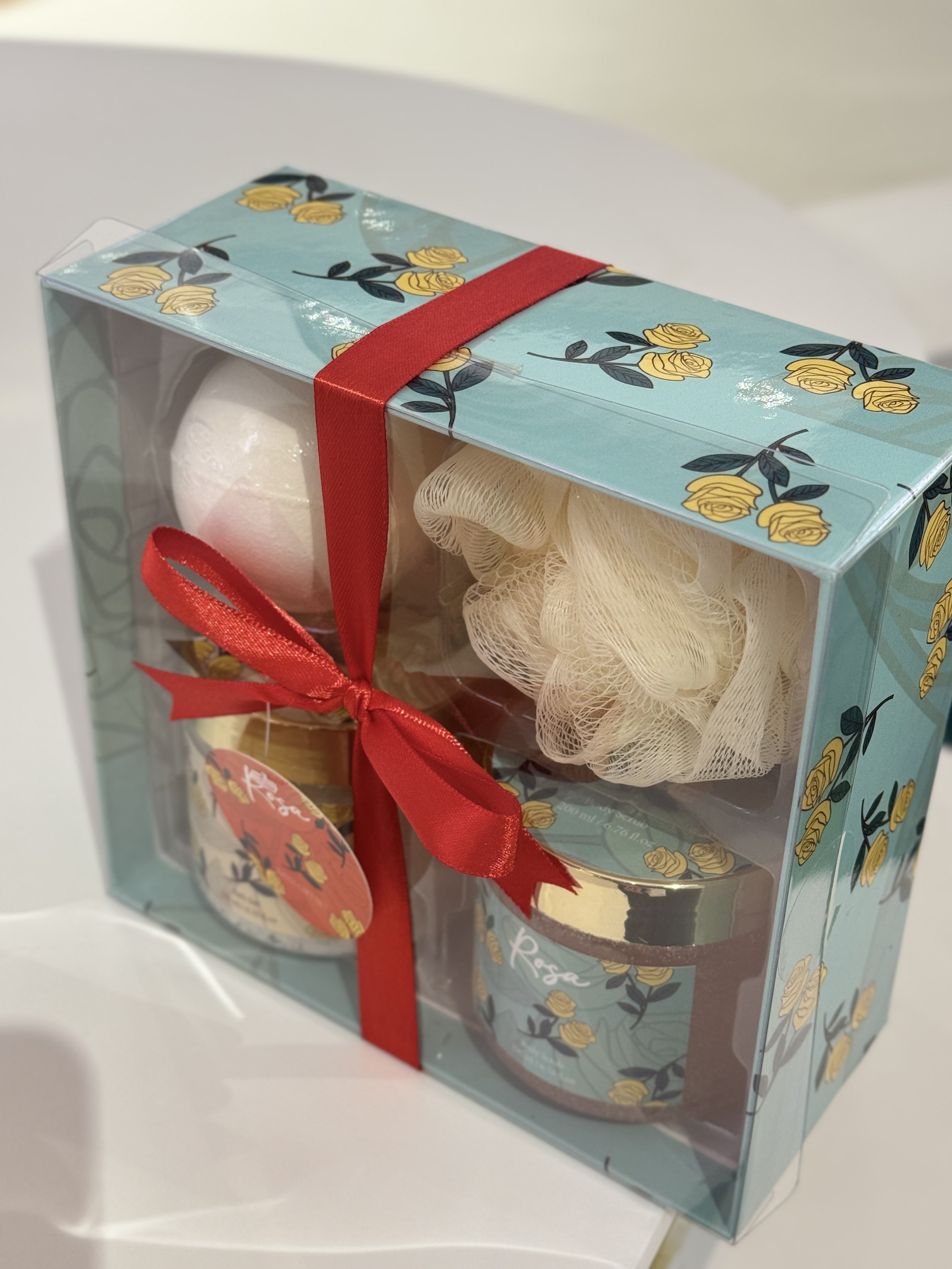 Rose Fragrance Light Luxury Bath Gift Box, Bath Salt Scrub, Explosive Salt Bath Ball Set, Moisturizing, Cleaning and Care Souvenir Item Picture