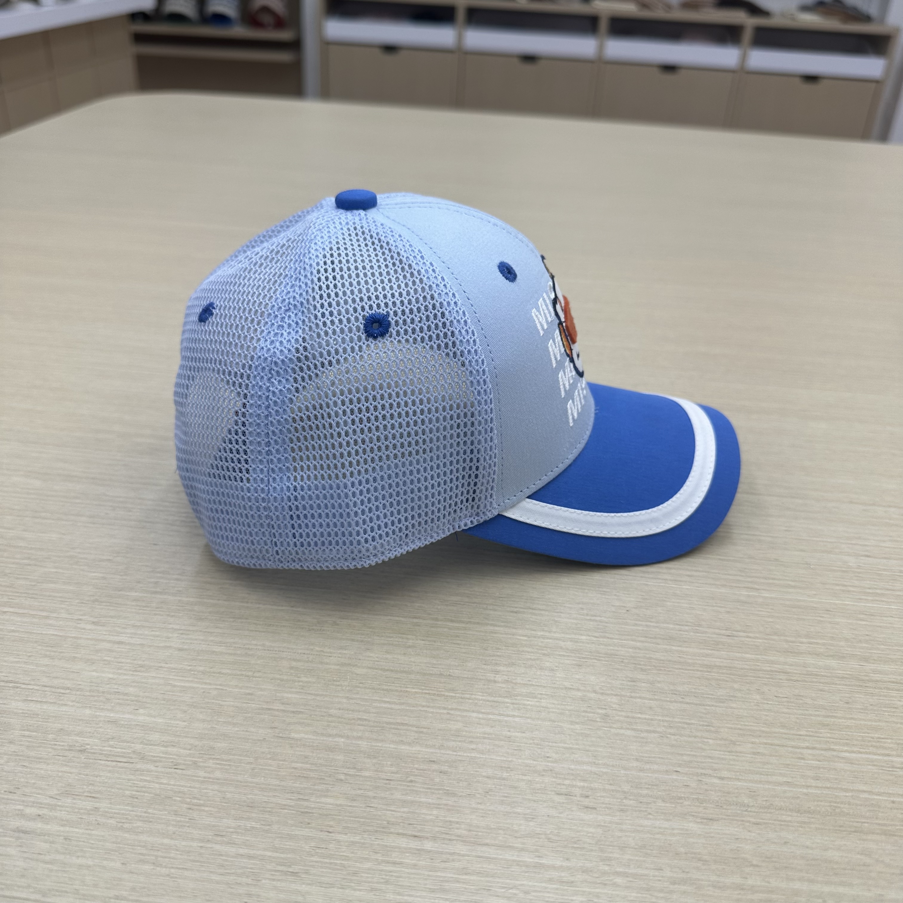 Suitable for children aged 2 to 4, spring and summer curved brim baseball caps, half-net caps, children's caps with hard nets Specification drawing