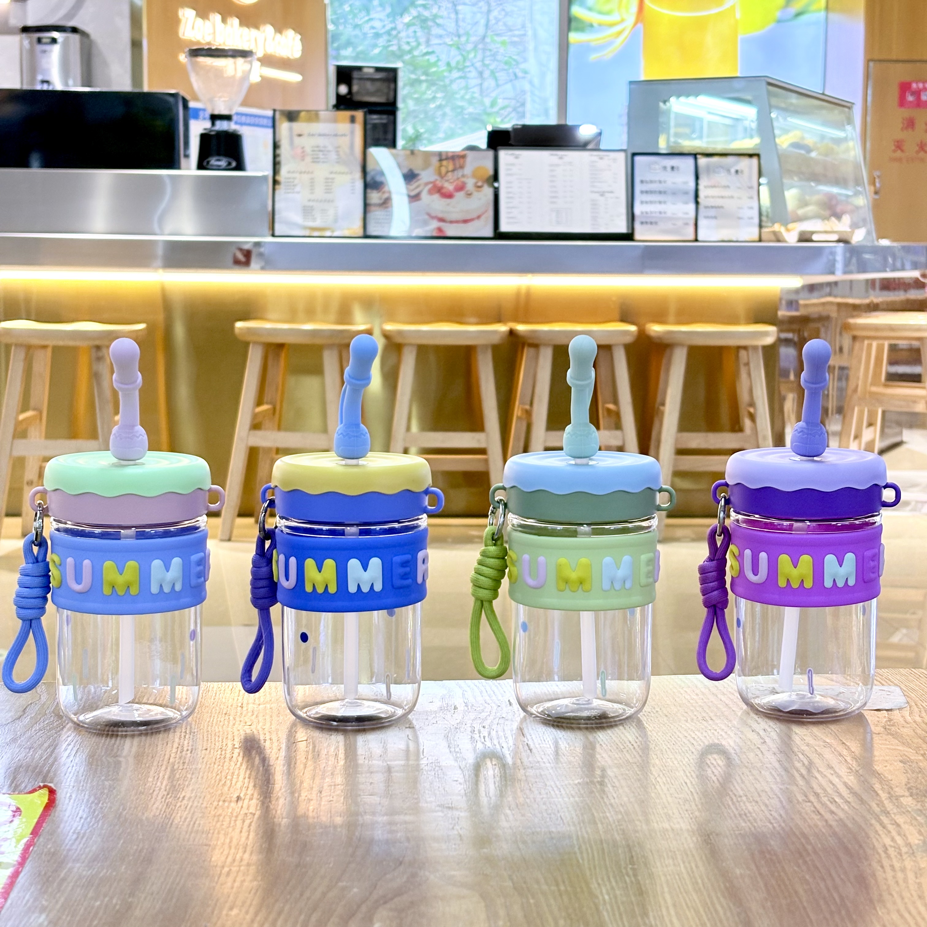 Niche high-temperature resistant plastic cups, portable and easy-to-use cups, male and female student straw cups, heat-resistant water cups, 500ML, 2701-572Q /Q full figure