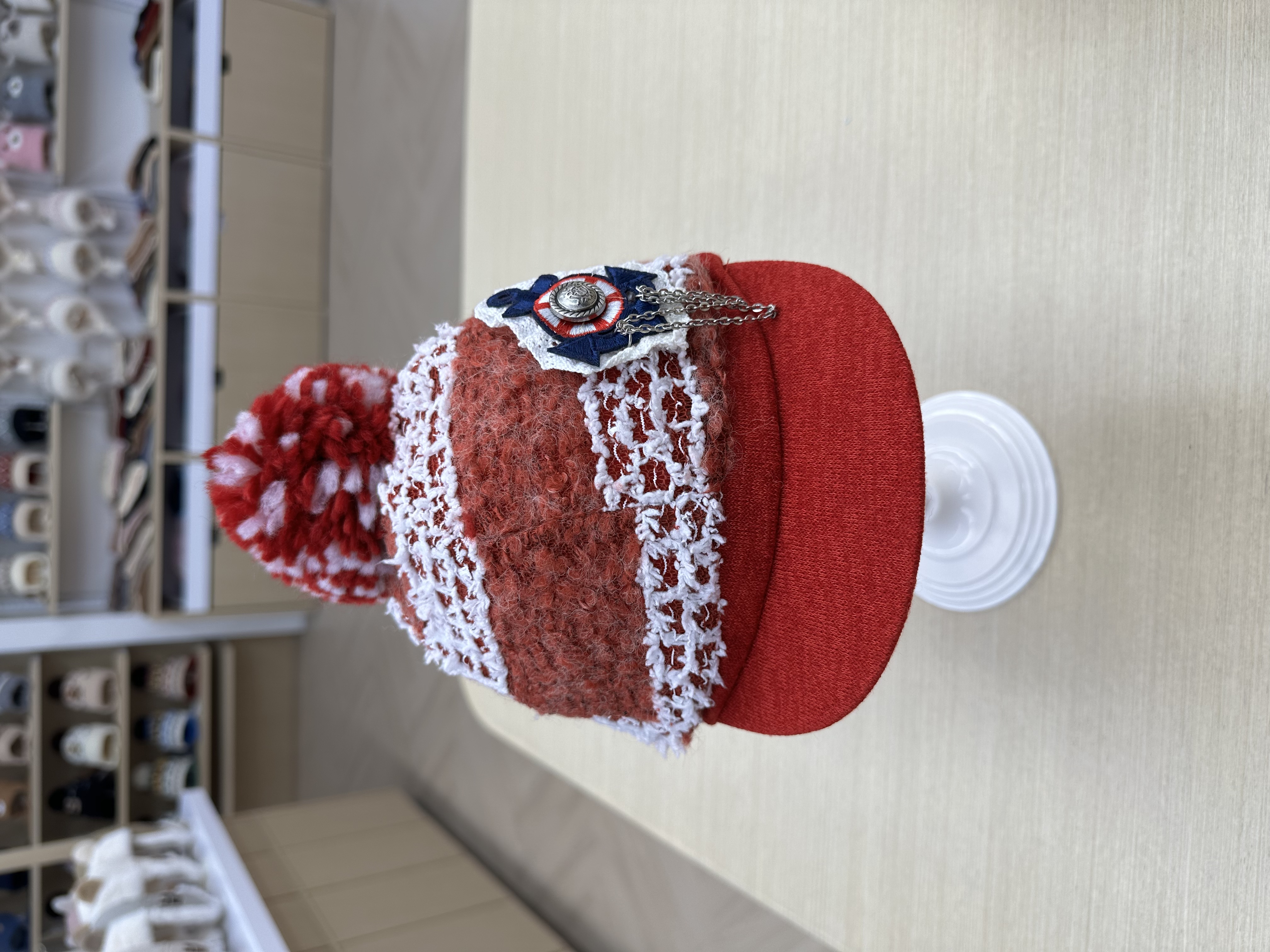Hats suitable for children aged 5 to 15 full figure