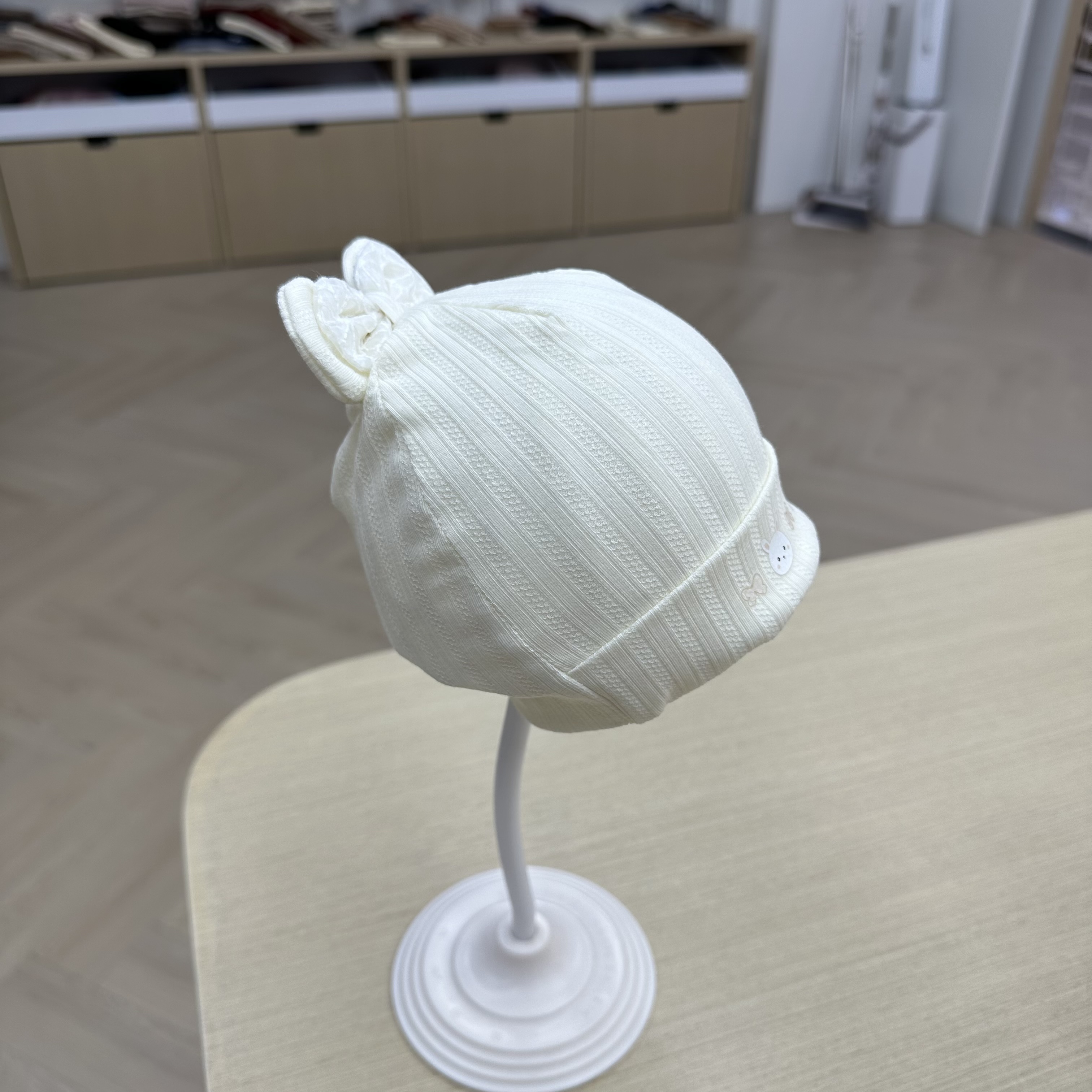 Suitable for infants from 0 to 3 months old in spring and summer, this is a cap for baby hair details Picture