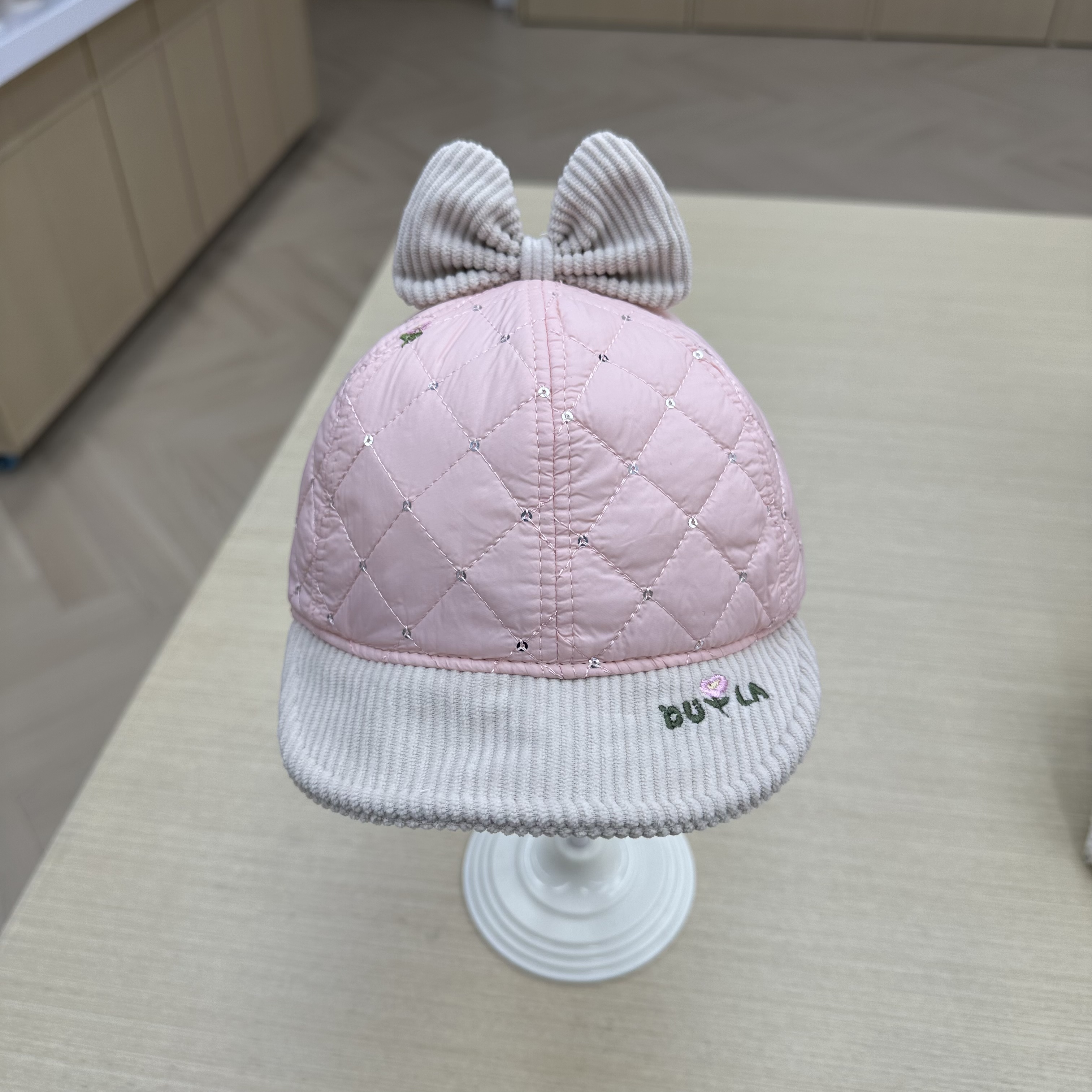 Suitable for children aged 2 to 4 with soft-toned caps in autumn and winter thumbnail