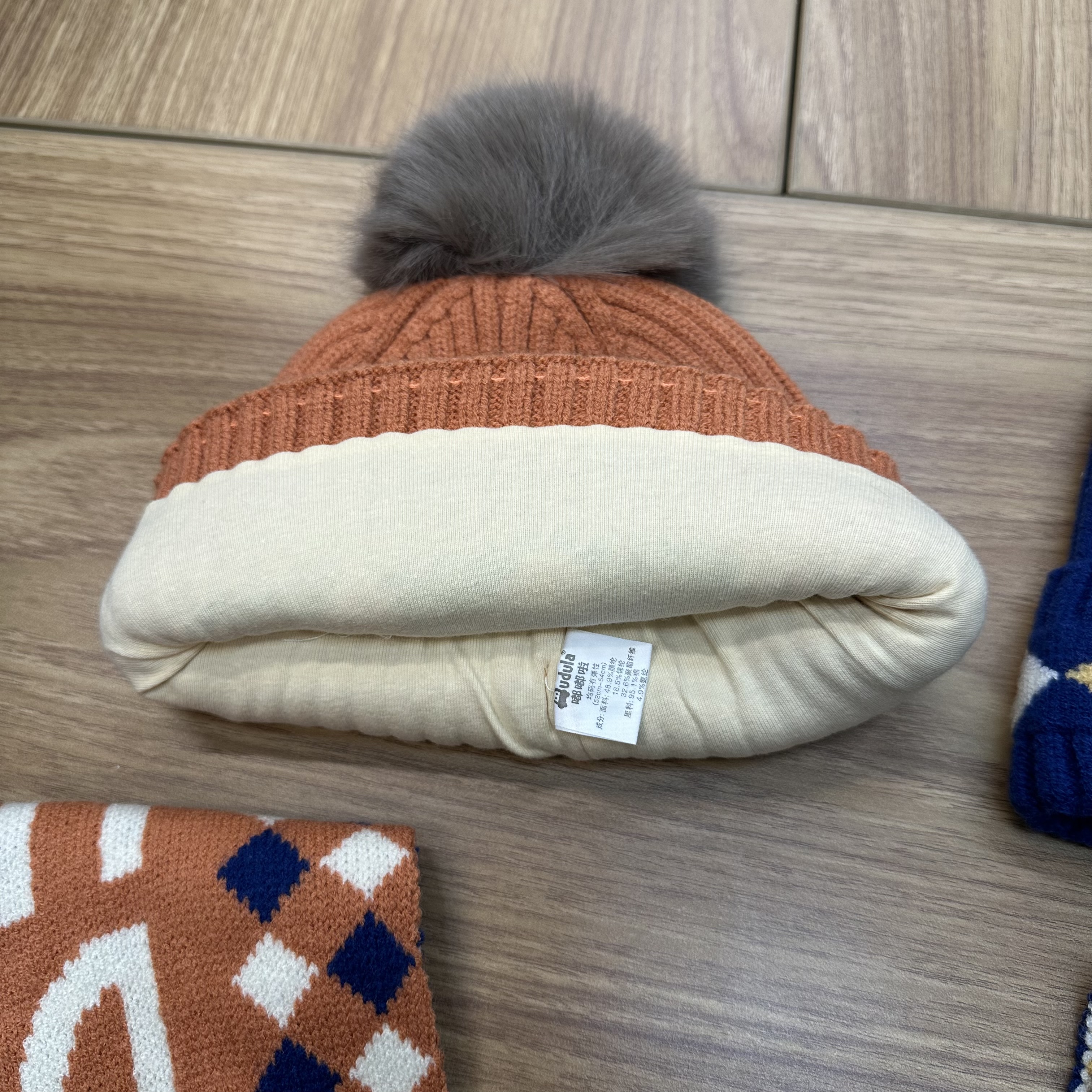 A set of children's hats and scarves for 2-8 years old full figure