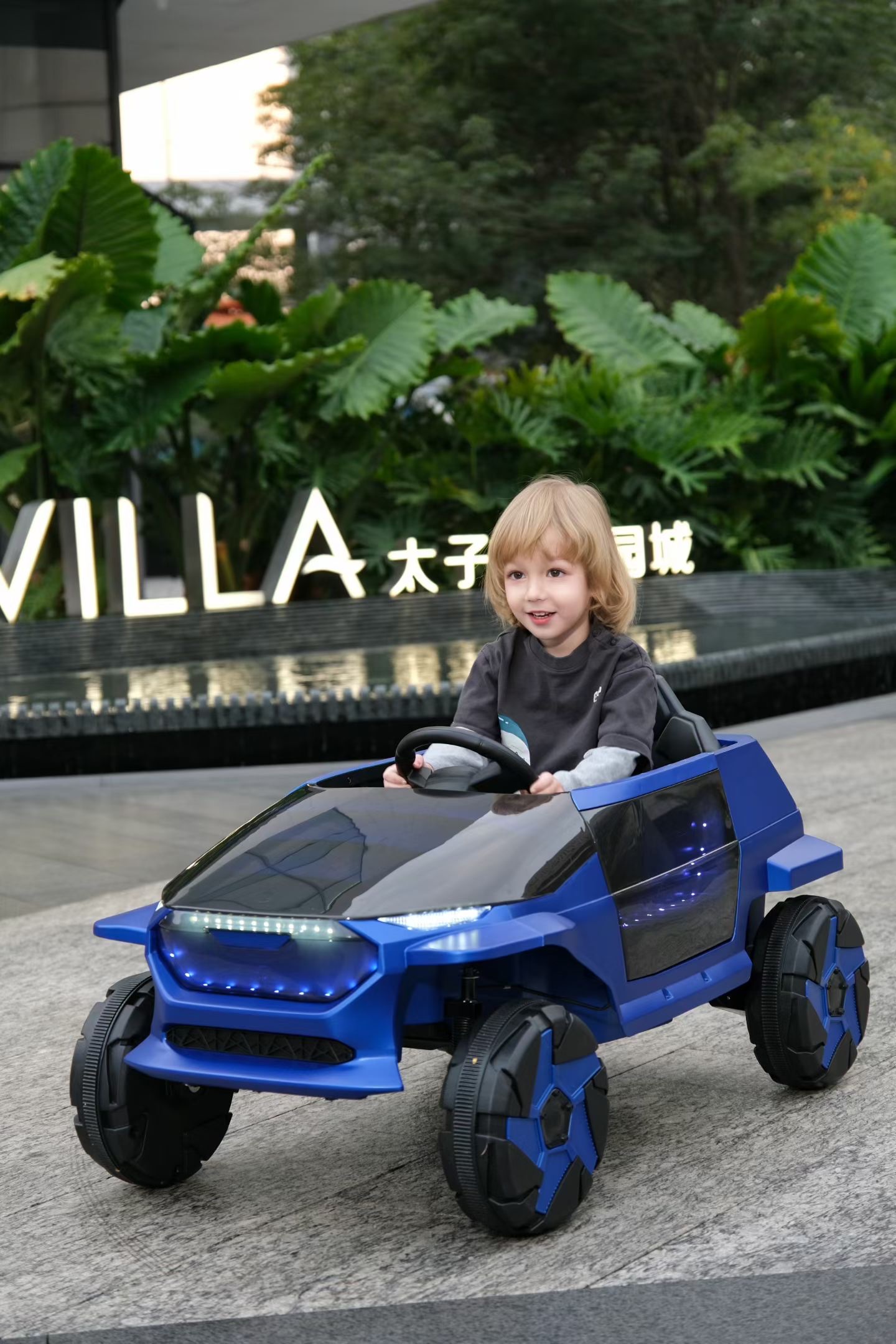 未来主义儿童电动车 儿童汽车