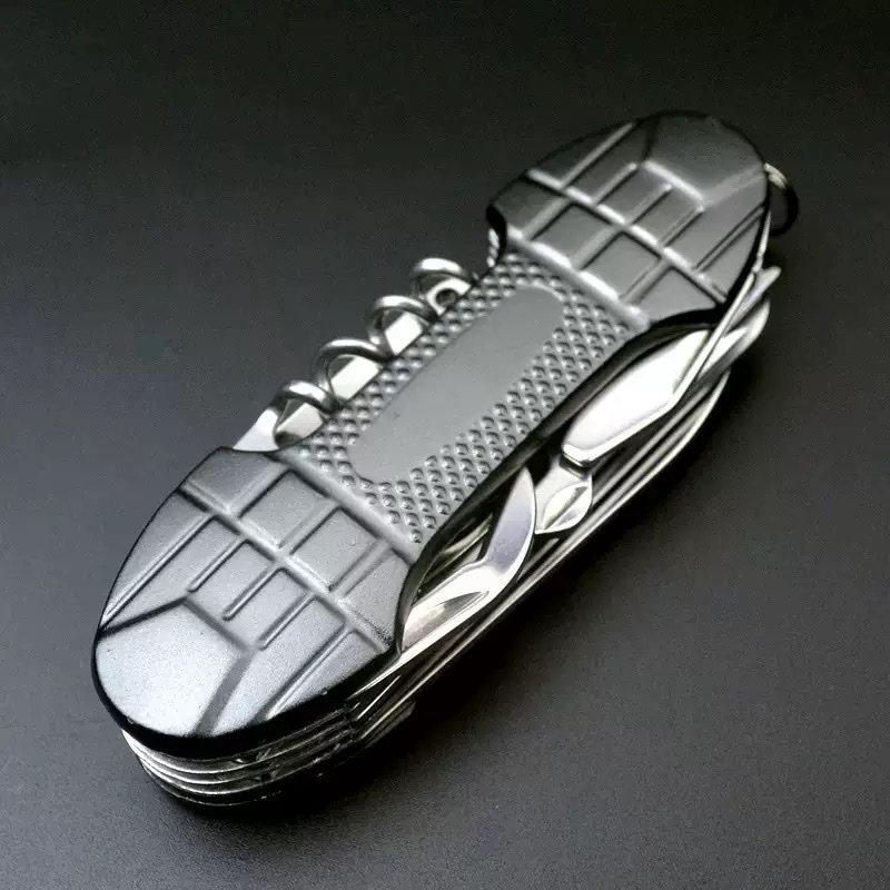 In-stock small knives, outdoor portable multi-functional 11-inch knives, field keys, folding knives, self-defense knives, fruit knives Application Scenario