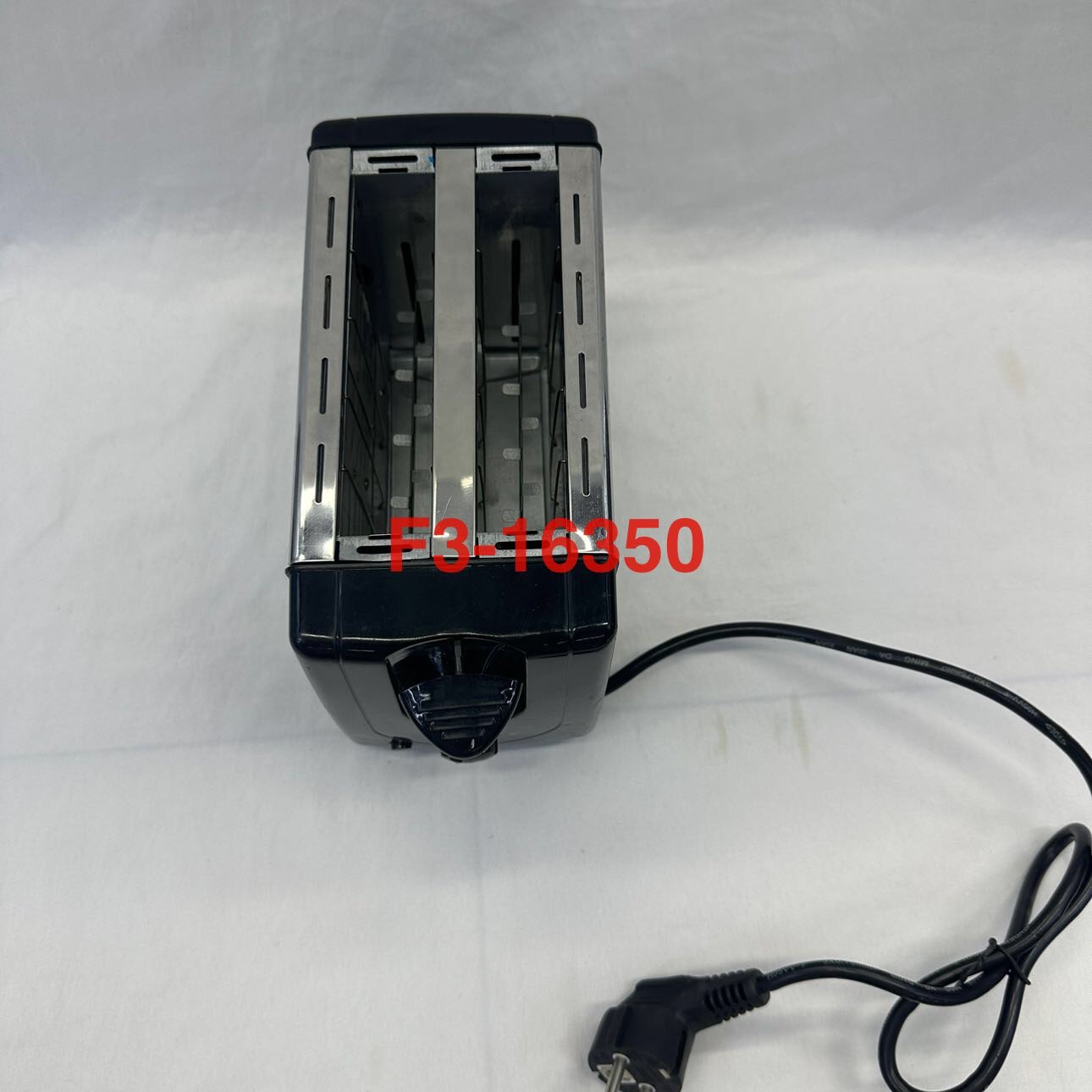 Toaster, home breakfast toaster, toaster, multi-functional toaster, four-slice bread, sandwich, light food machine source factory Application Scenario